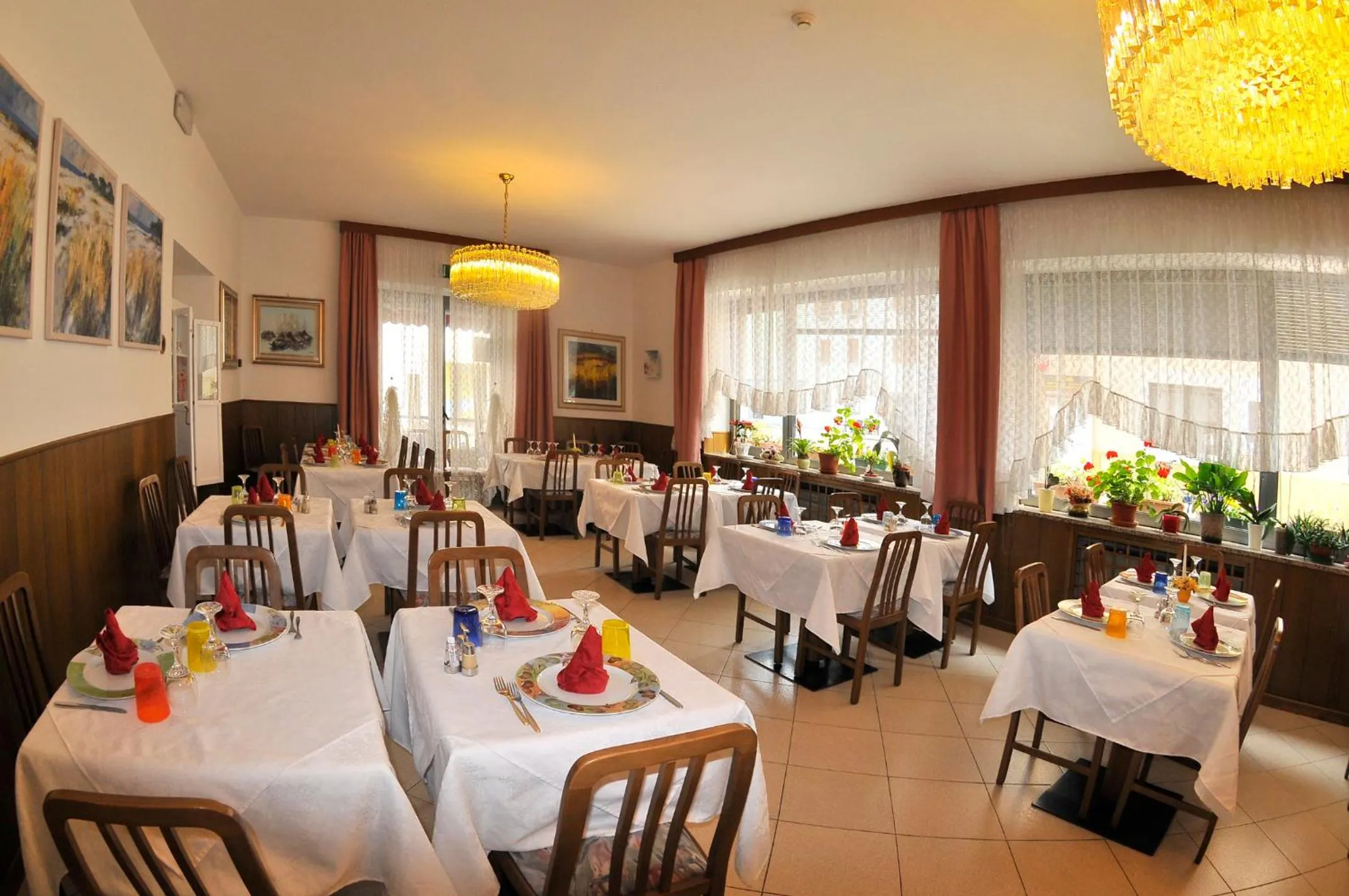 Restaurant/places to eat in Albergo Due Spade