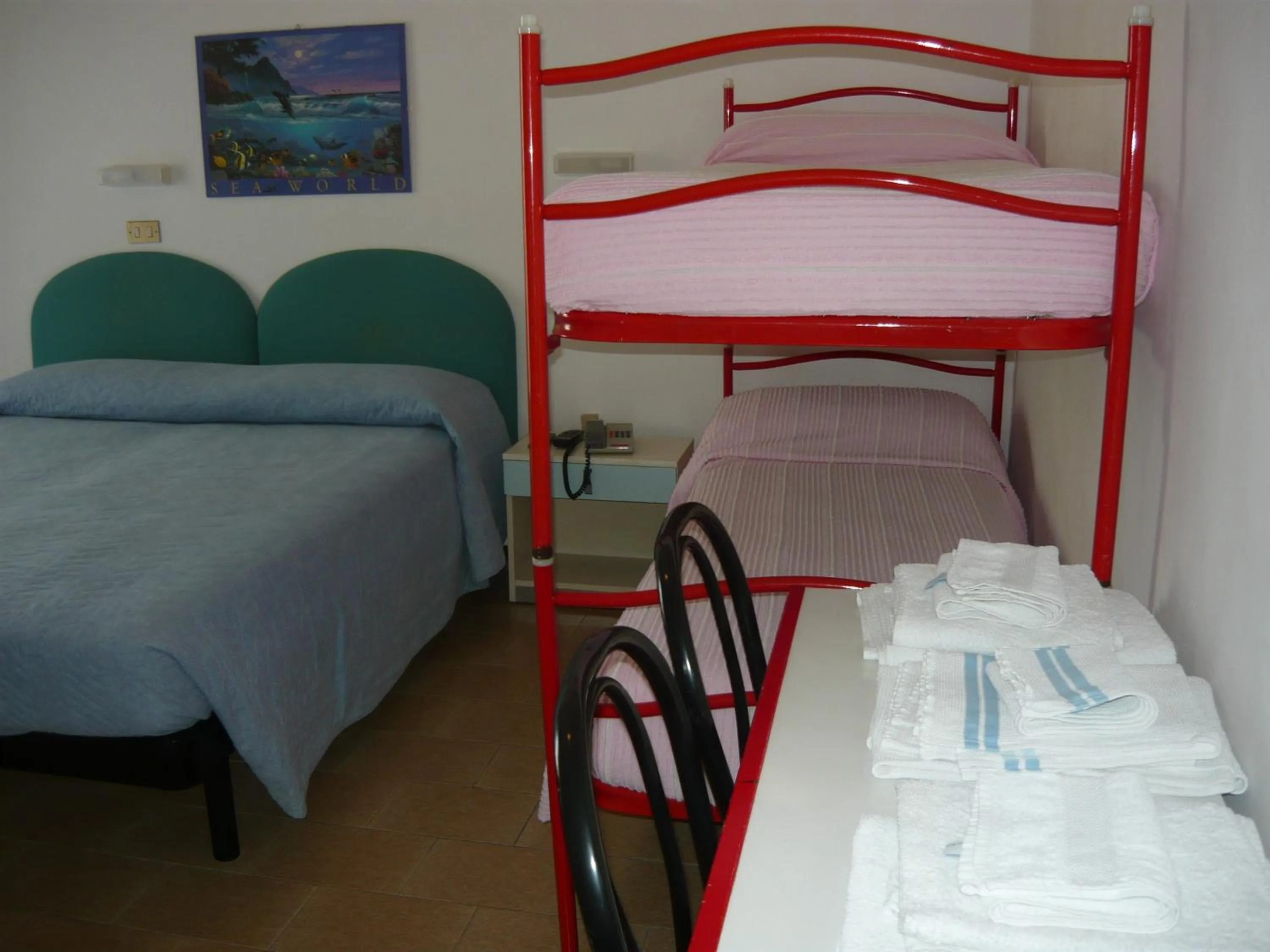 bunk bed, Bed in Hotel Acquazzurra