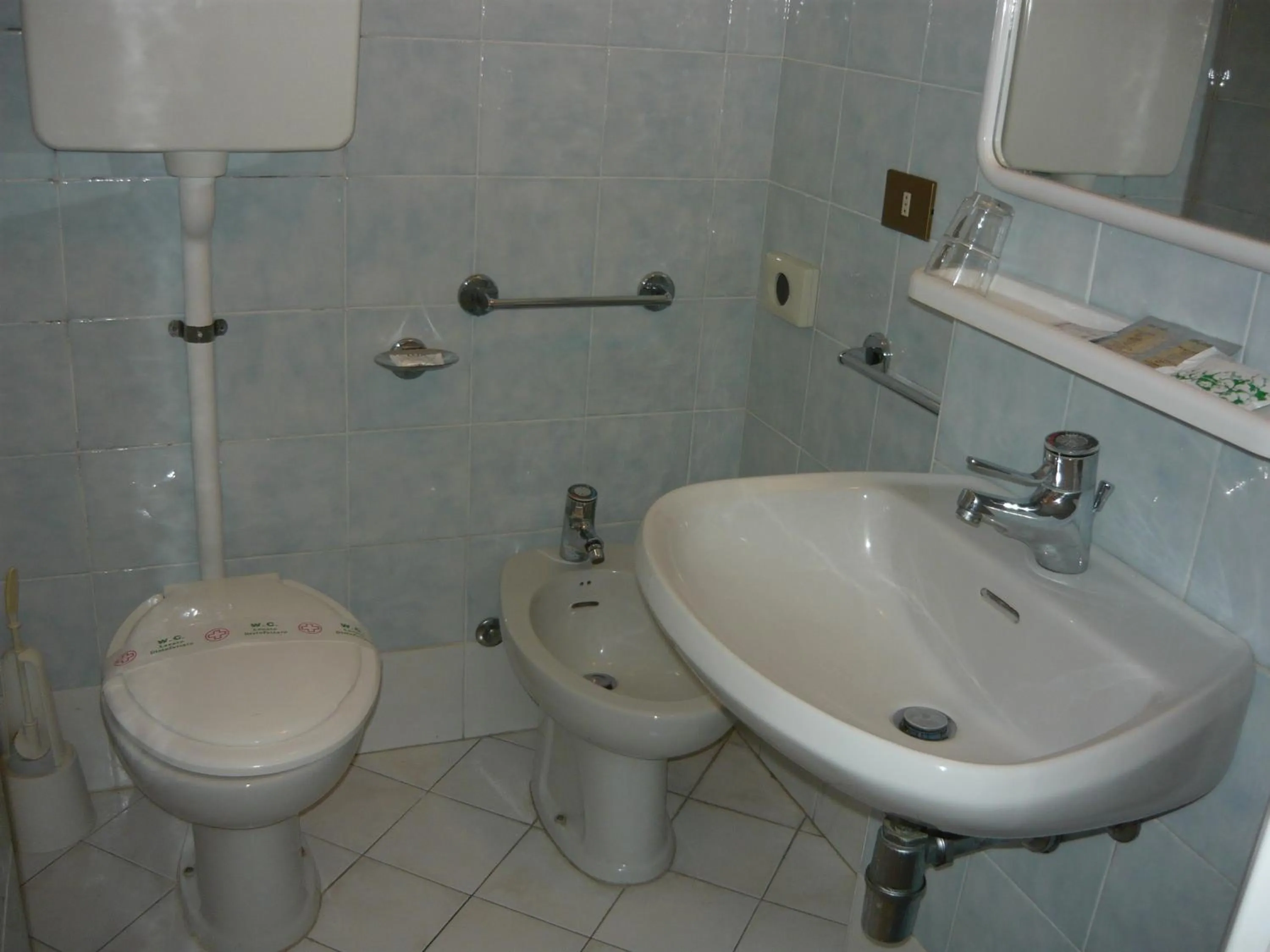 Bathroom in Hotel Acquazzurra