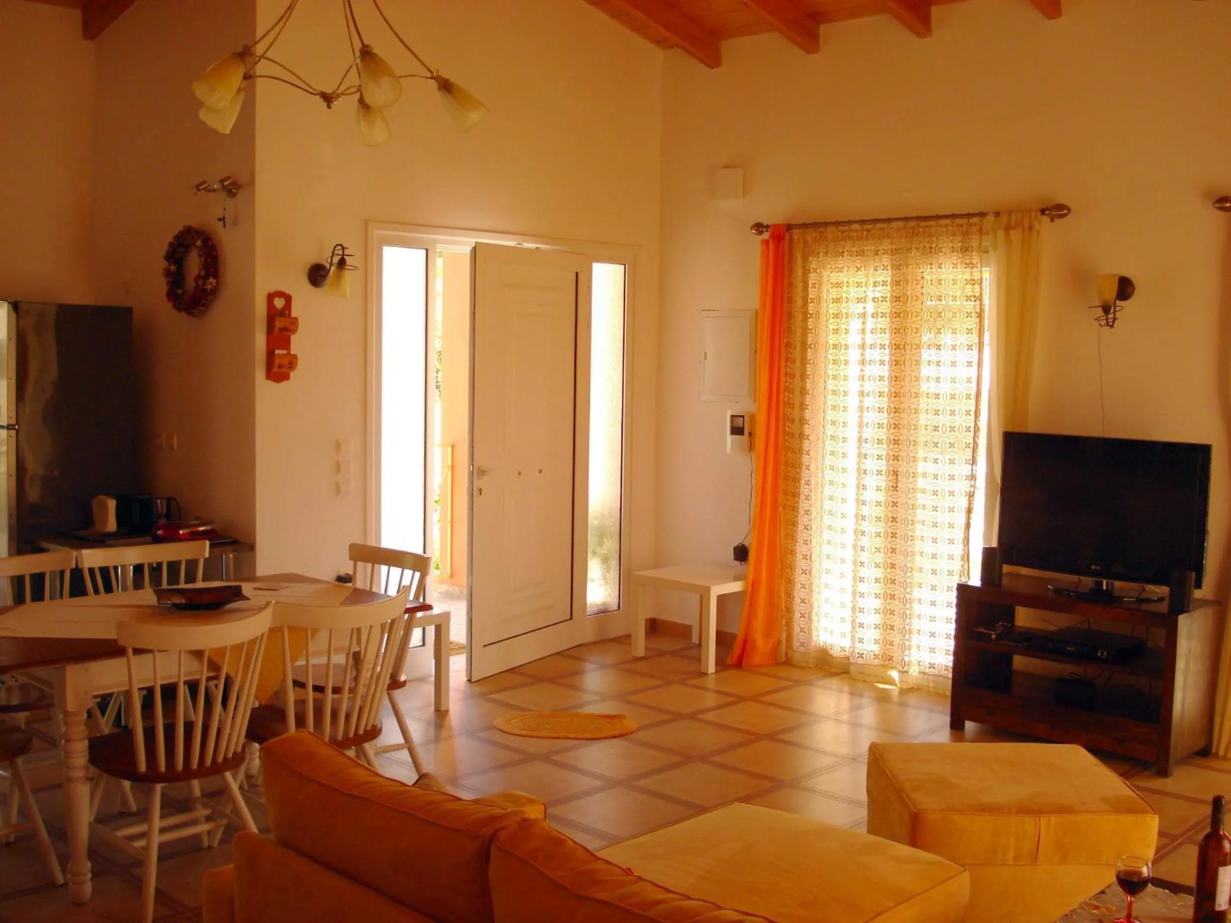 TV and multimedia in Villa Grecia