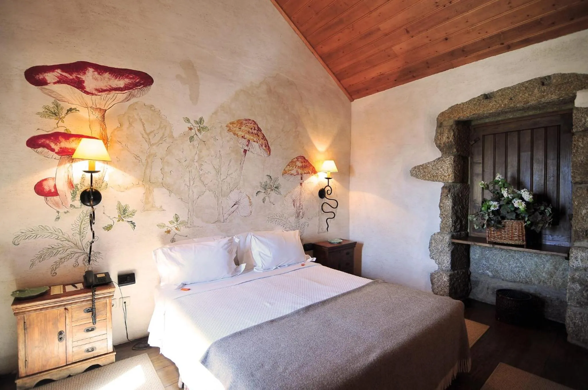 Decorative detail, Bed in Pousada Convento de Belmonte