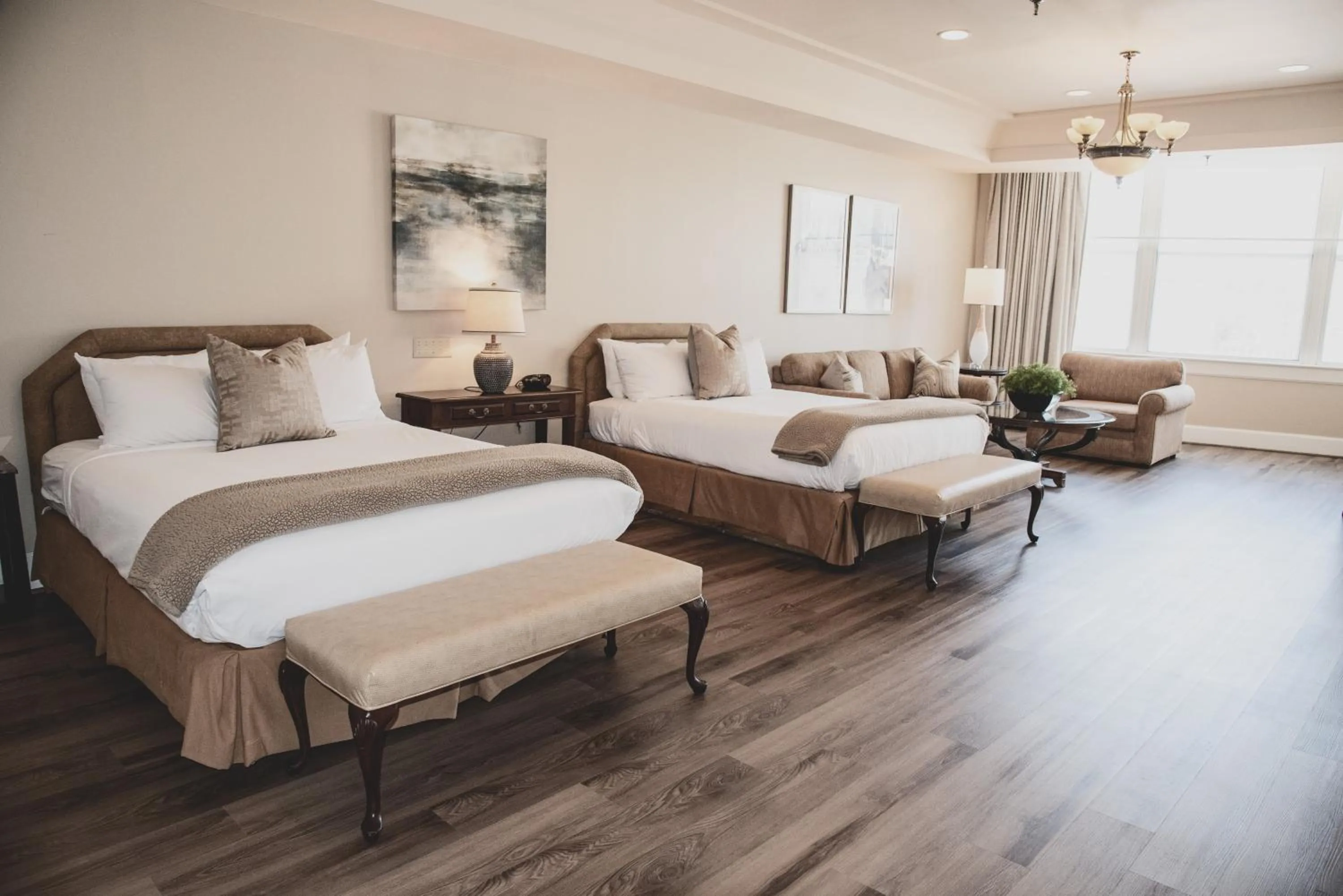 Bed in Haywood Park Hotel, an Ascend Collection Hotel