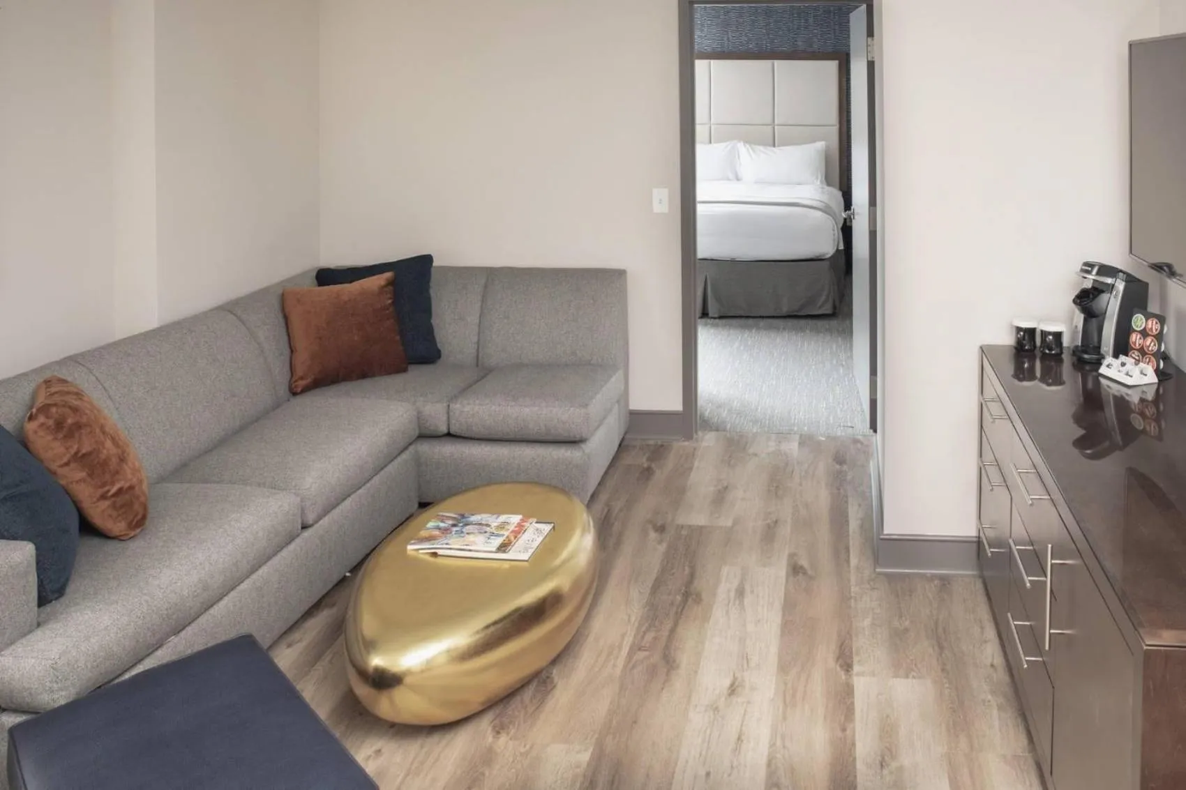 Bedroom, Bed in Haywood Park Hotel, an Ascend Collection Hotel