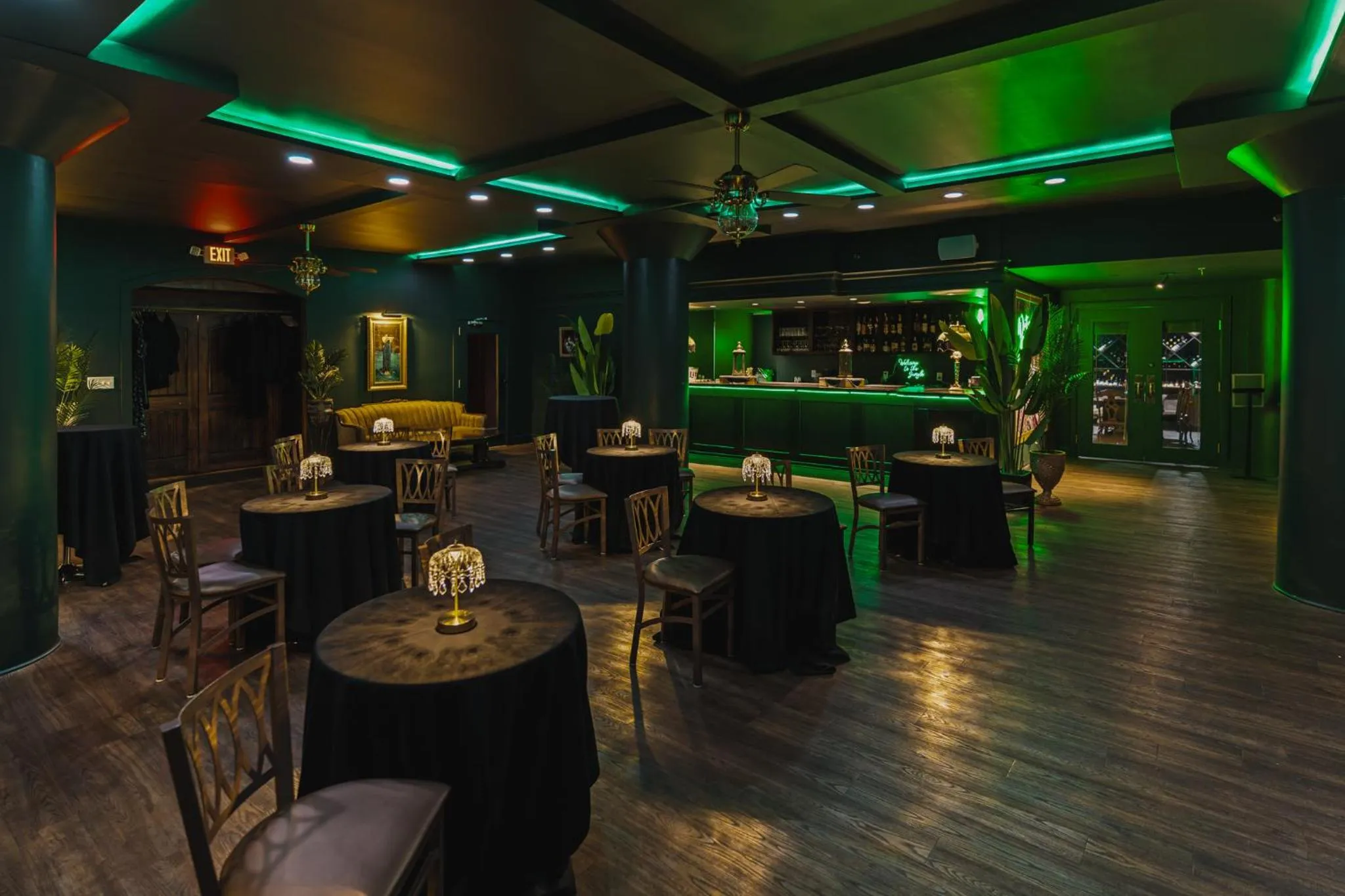 Lounge or bar in Haywood Park Hotel, an Ascend Collection Hotel