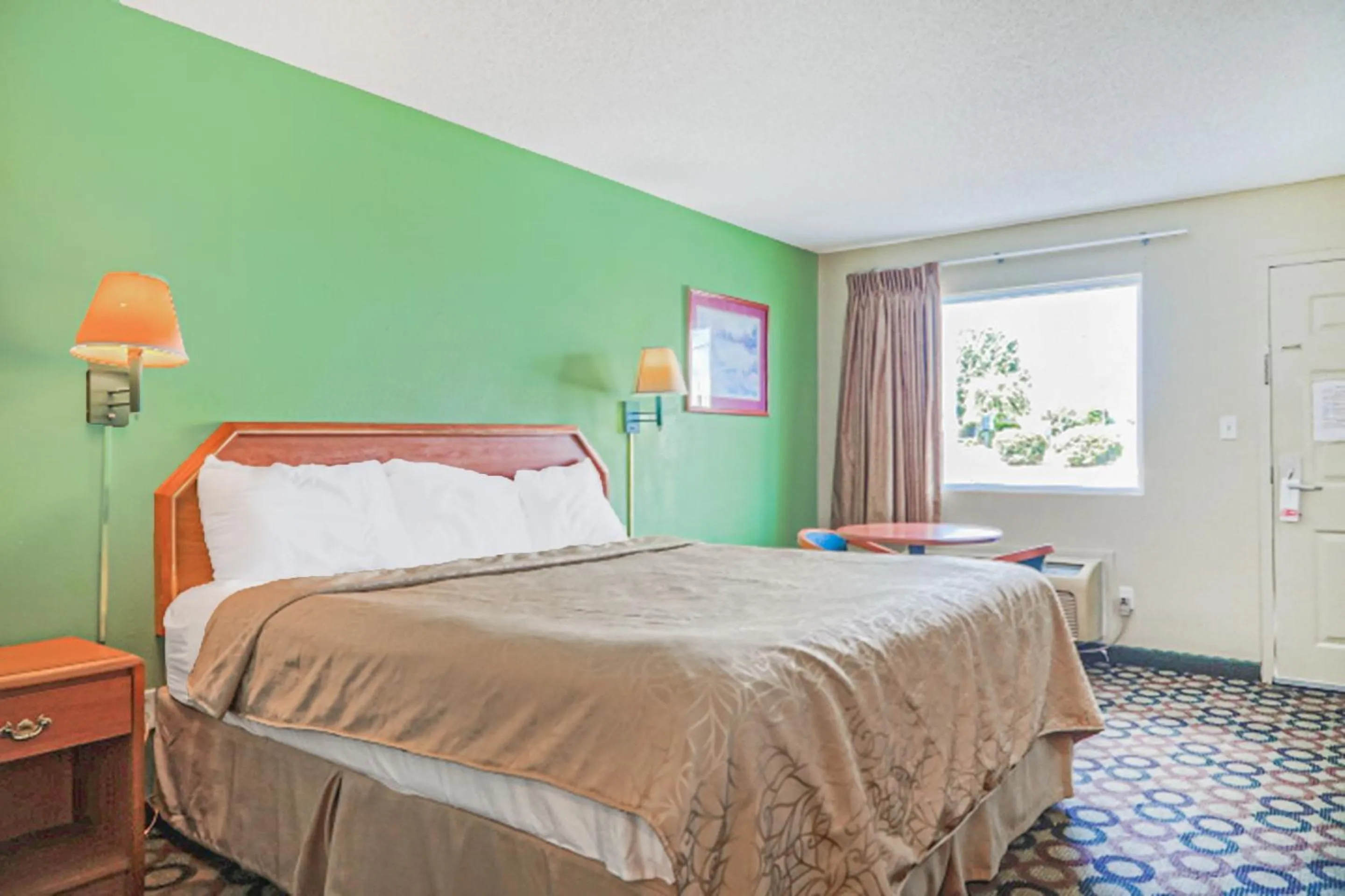 Bedroom, Bed in Economy Inn By OYO Ashburn