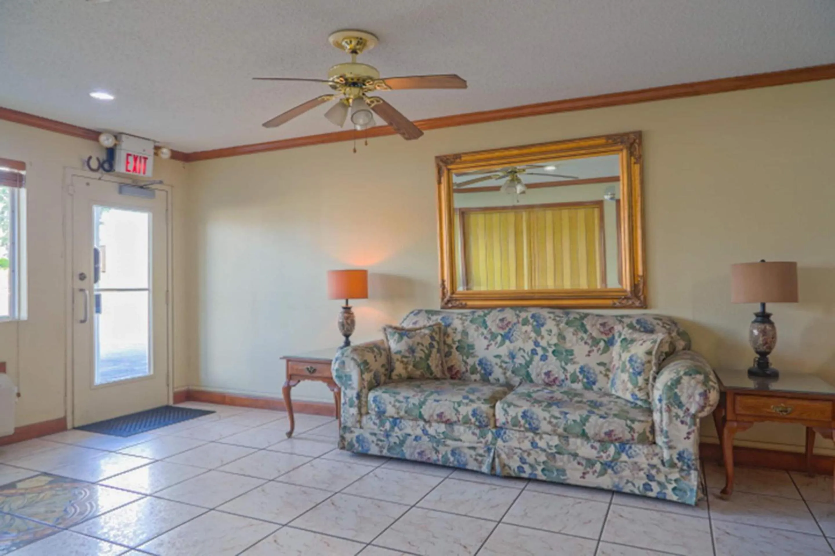 Lobby or reception in Economy Inn By OYO Ashburn