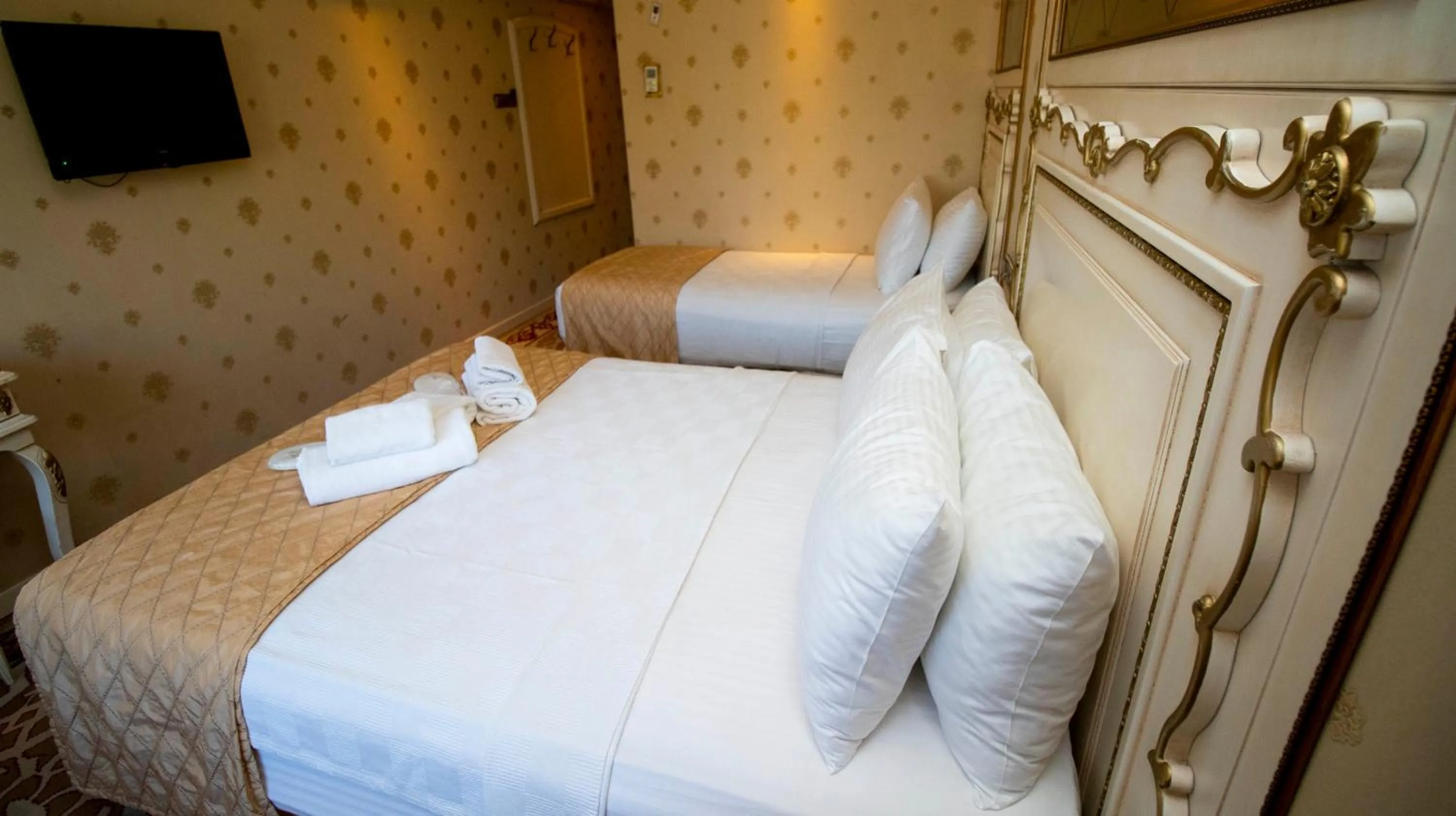 Bedroom in Hotel Buyuk Hamit