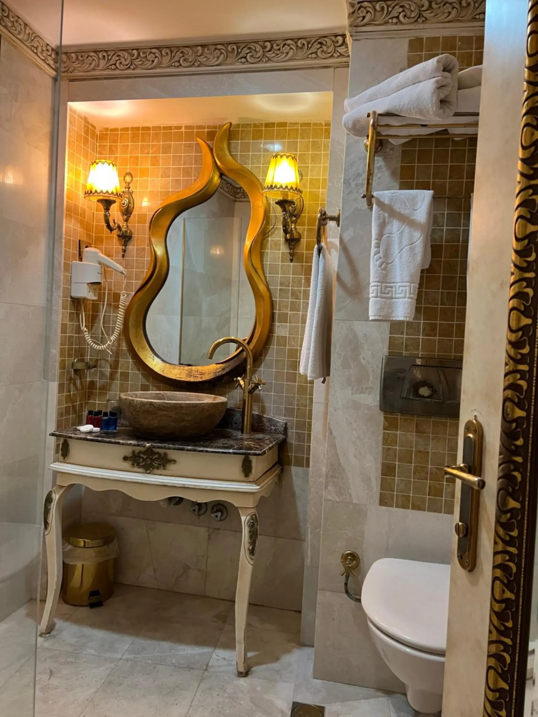 Twin Room in Hotel Buyuk Hamit Twin Room in Hotel Buyuk Hamit