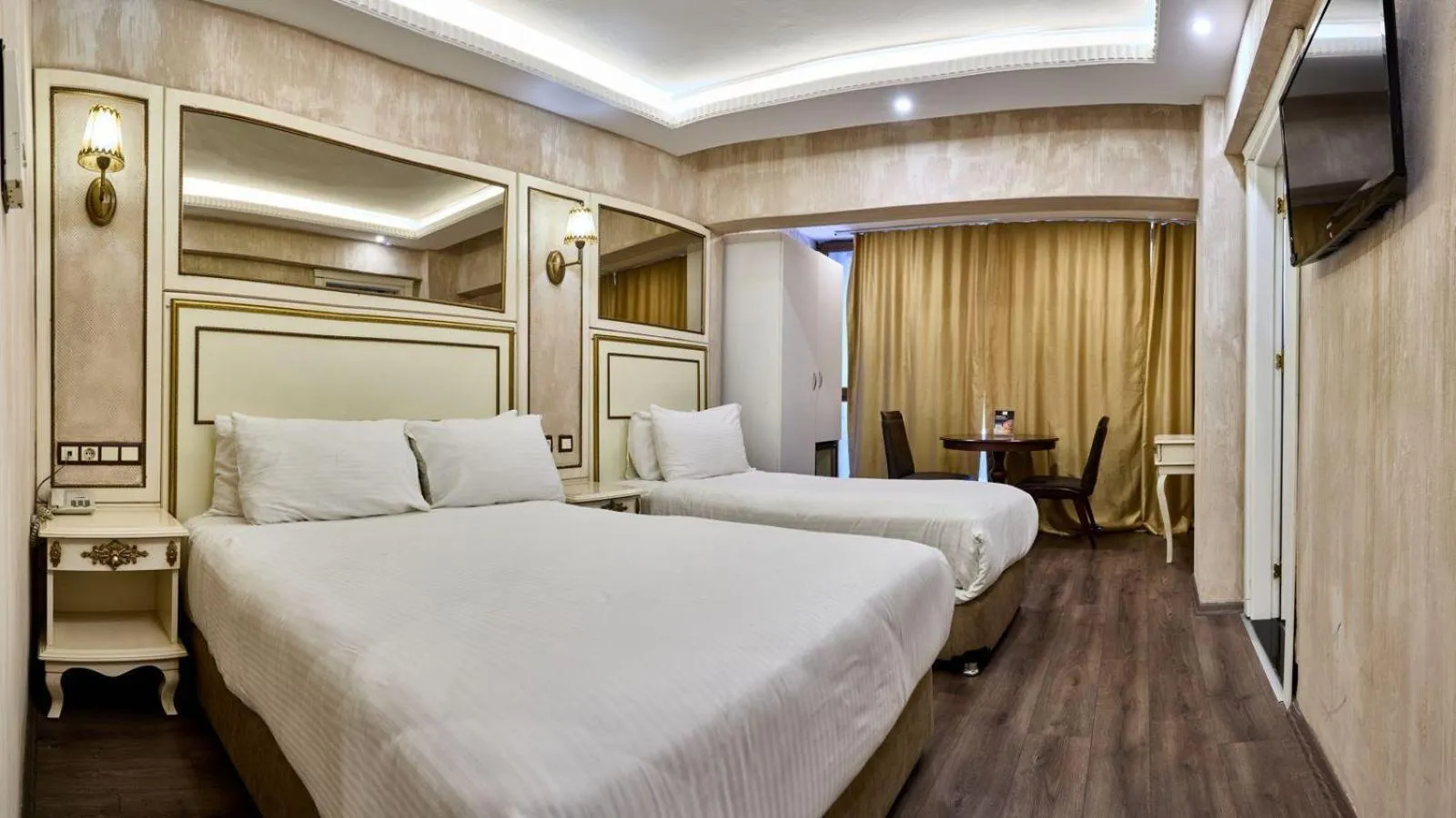 Bedroom in Hotel Buyuk Hamit