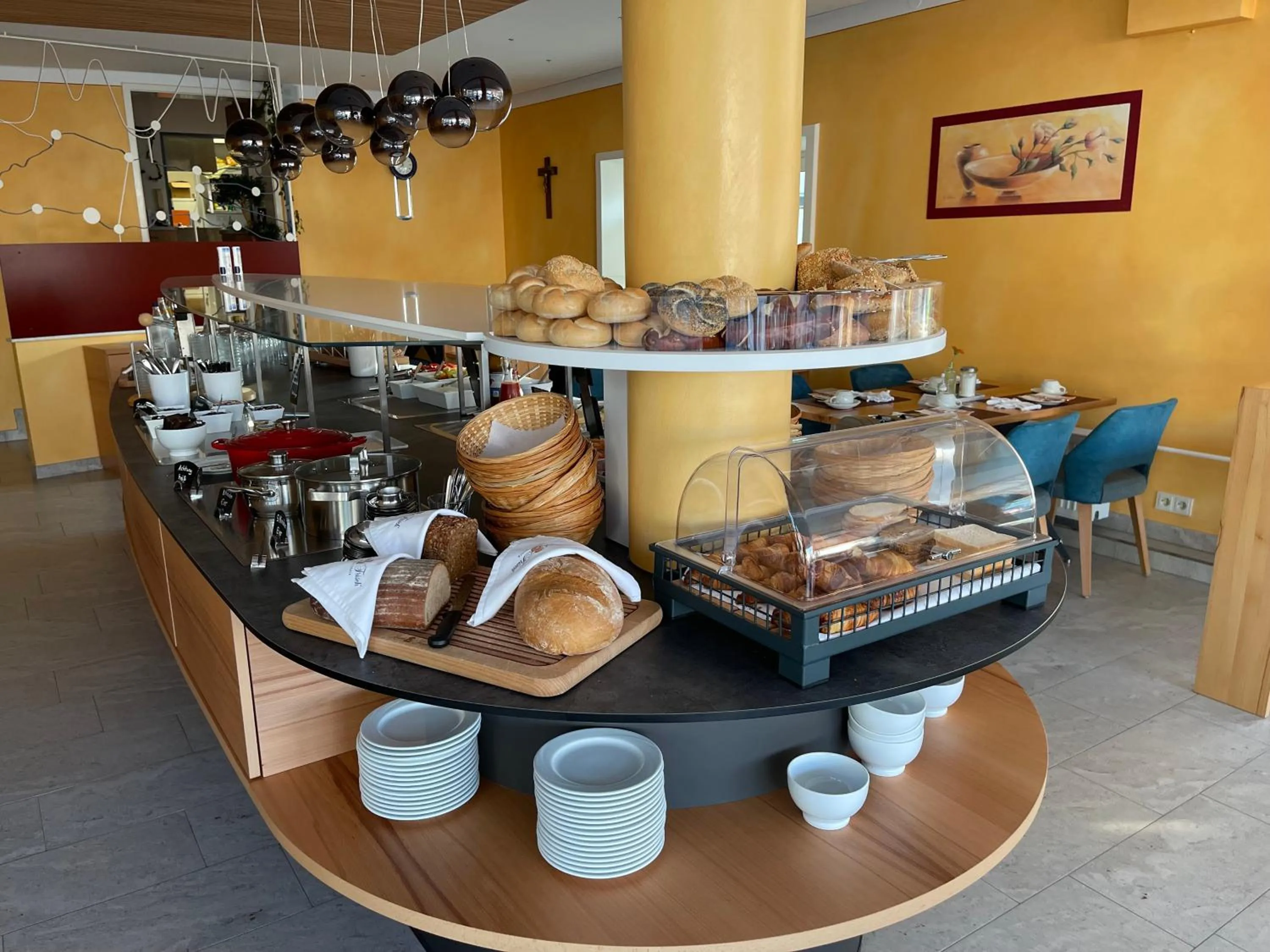 Buffet breakfast in Hotel Meschenmoser