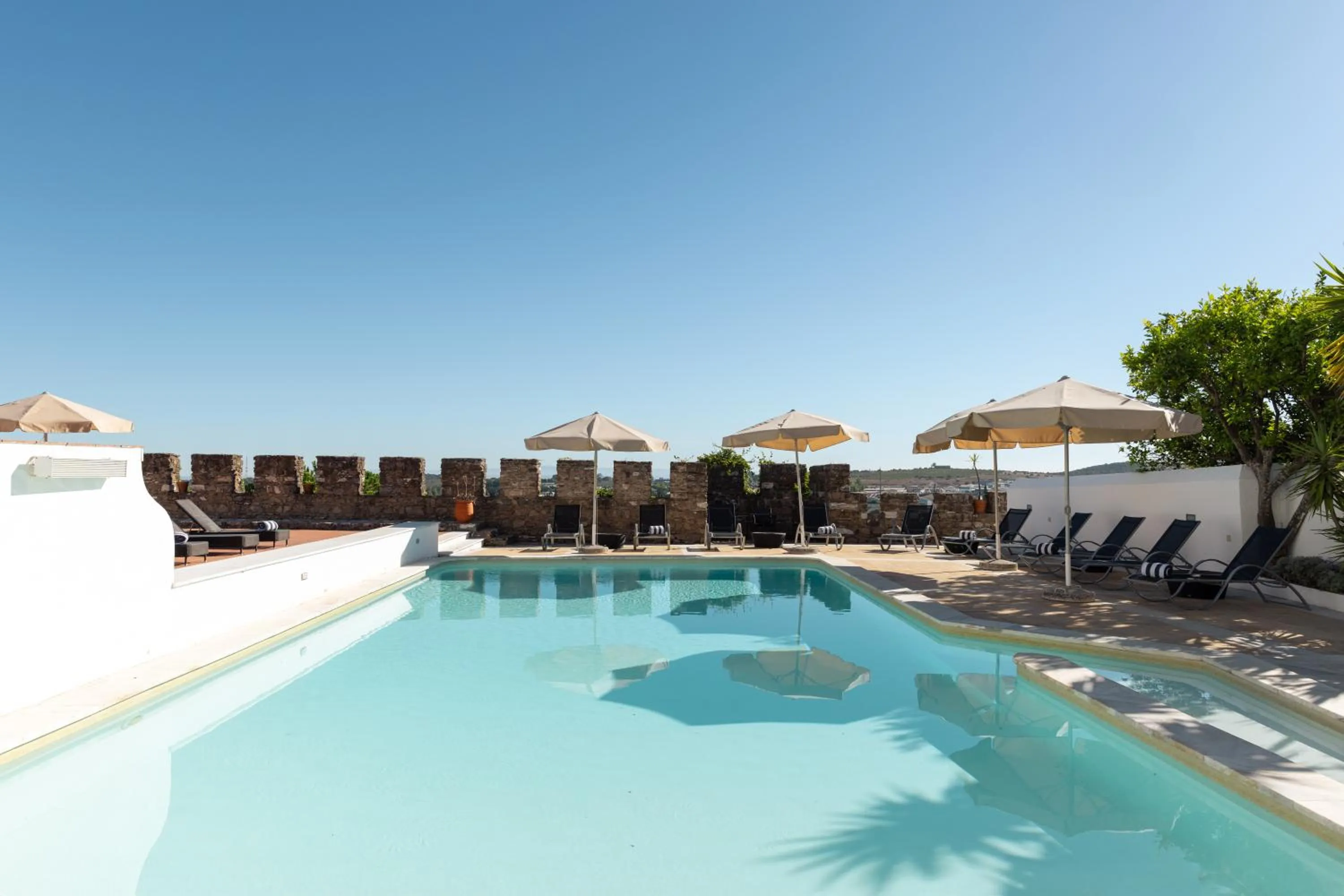 Swimming pool in Pousada Castelo de Estremoz