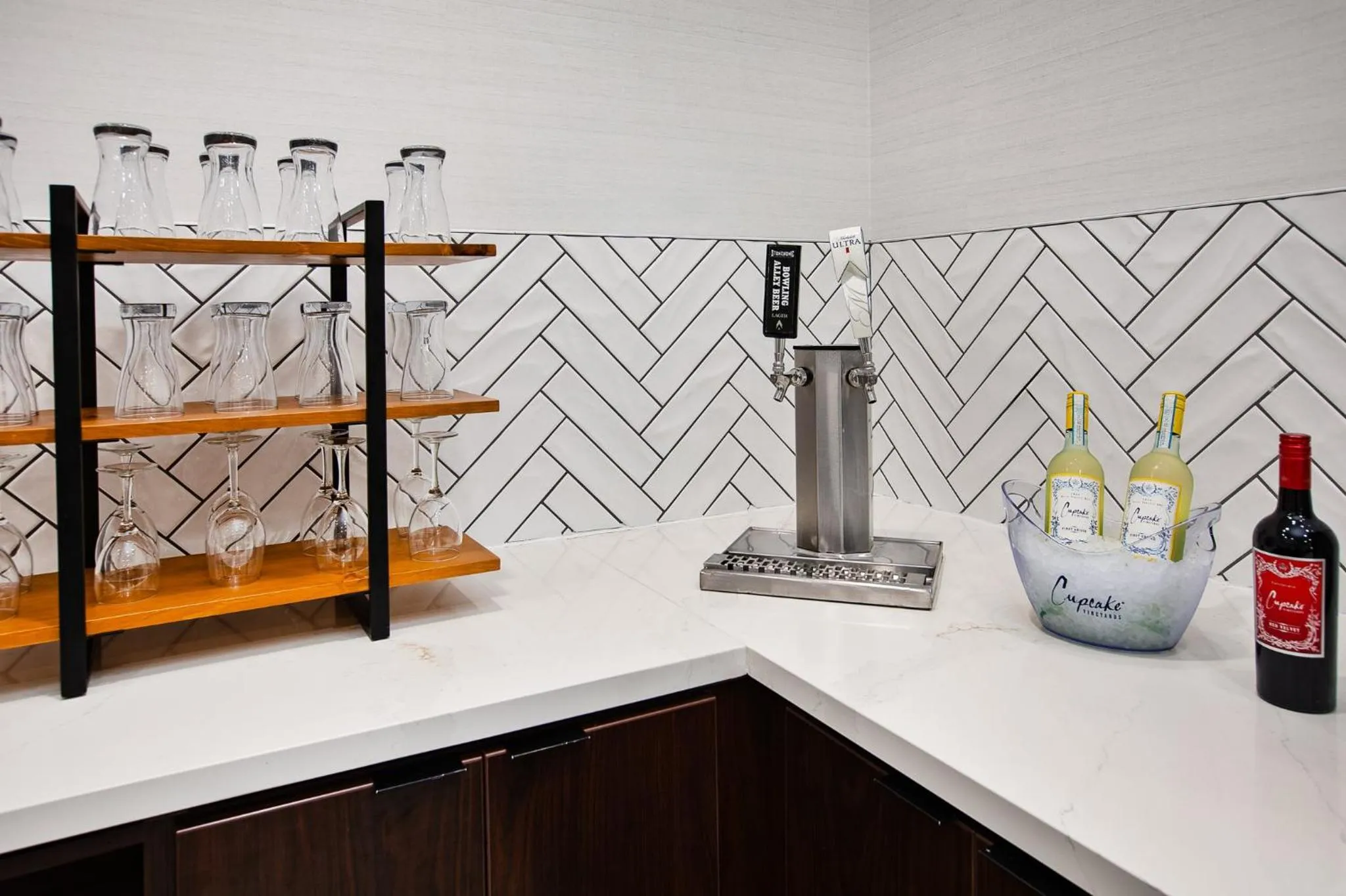 Restaurant/places to eat in Staybridge Suites Bismarck by IHG