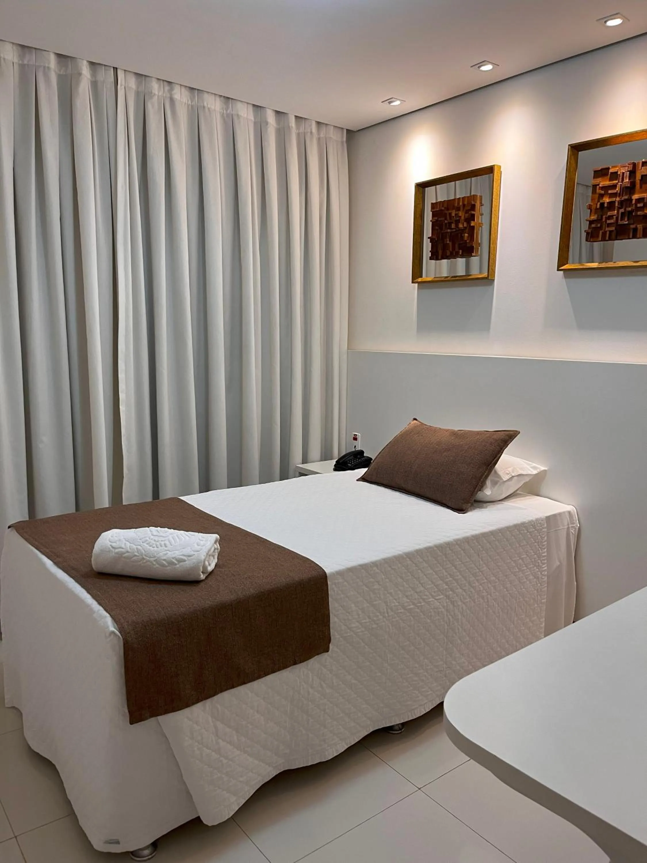 Photo of the whole room, Bed in Maximus Sottile - by Easy Hotéis