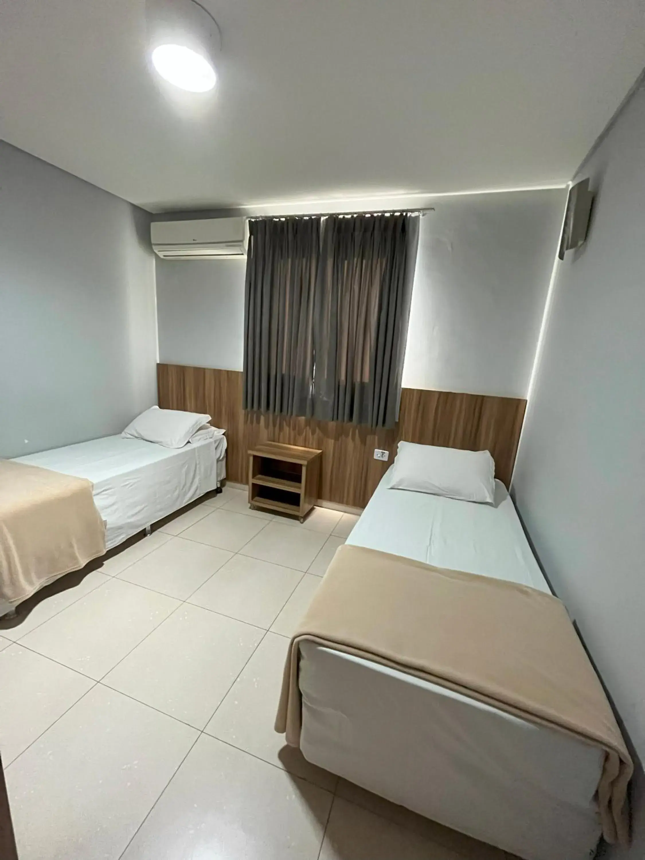 Double Room with Two Single Beds - single occupancy in Maximus Sottile - by Easy Hotéis Double Room with Two Single Beds - single occupancy in Maximus Sottile - by Easy Hotéis