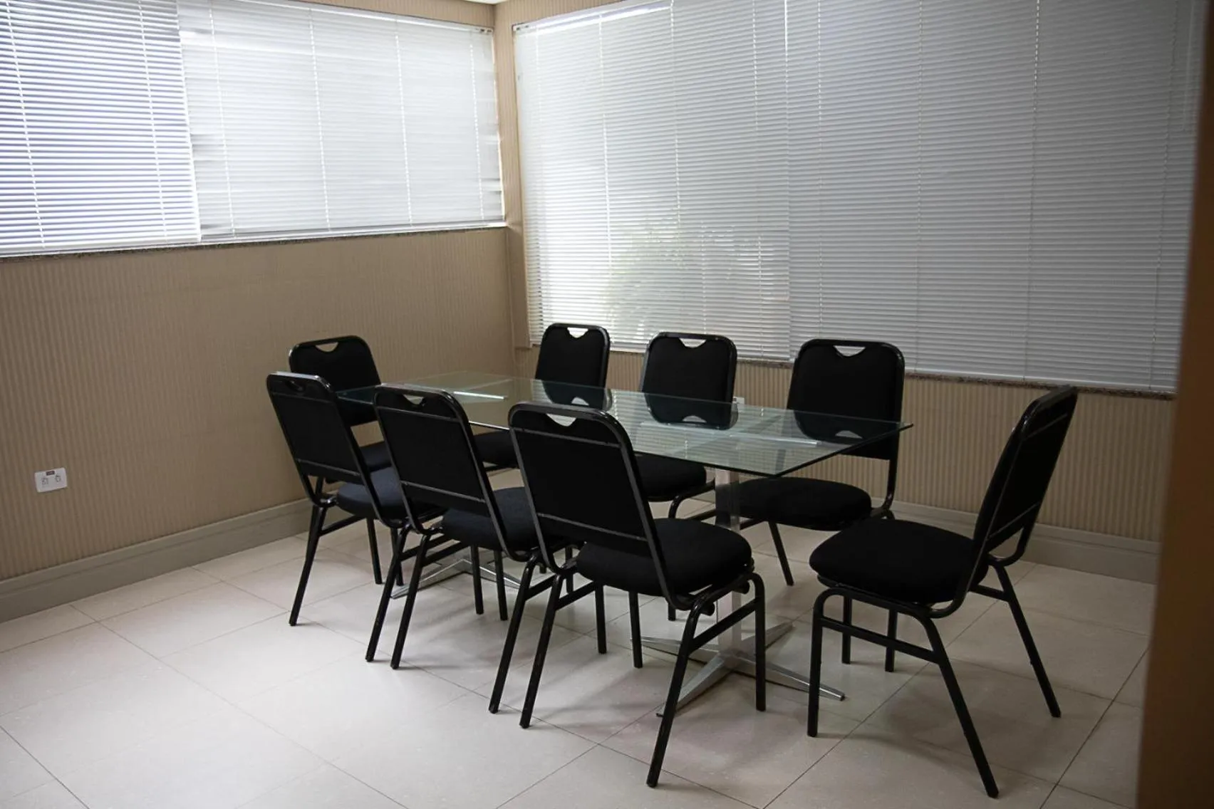 Meeting/conference room in Maximus Sottile - by Easy Hotéis