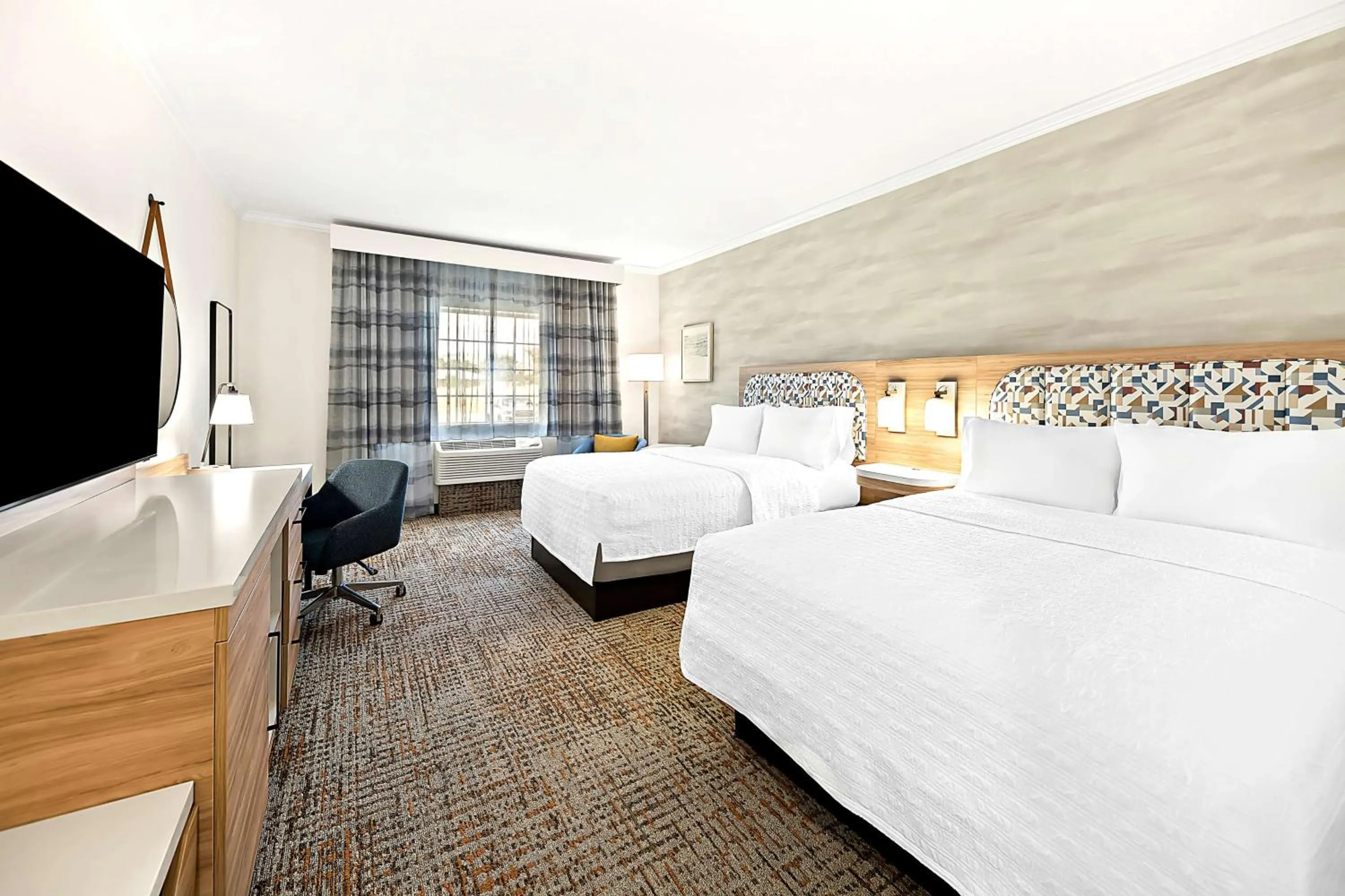 Bed in Hampton Inn Morgan Hill