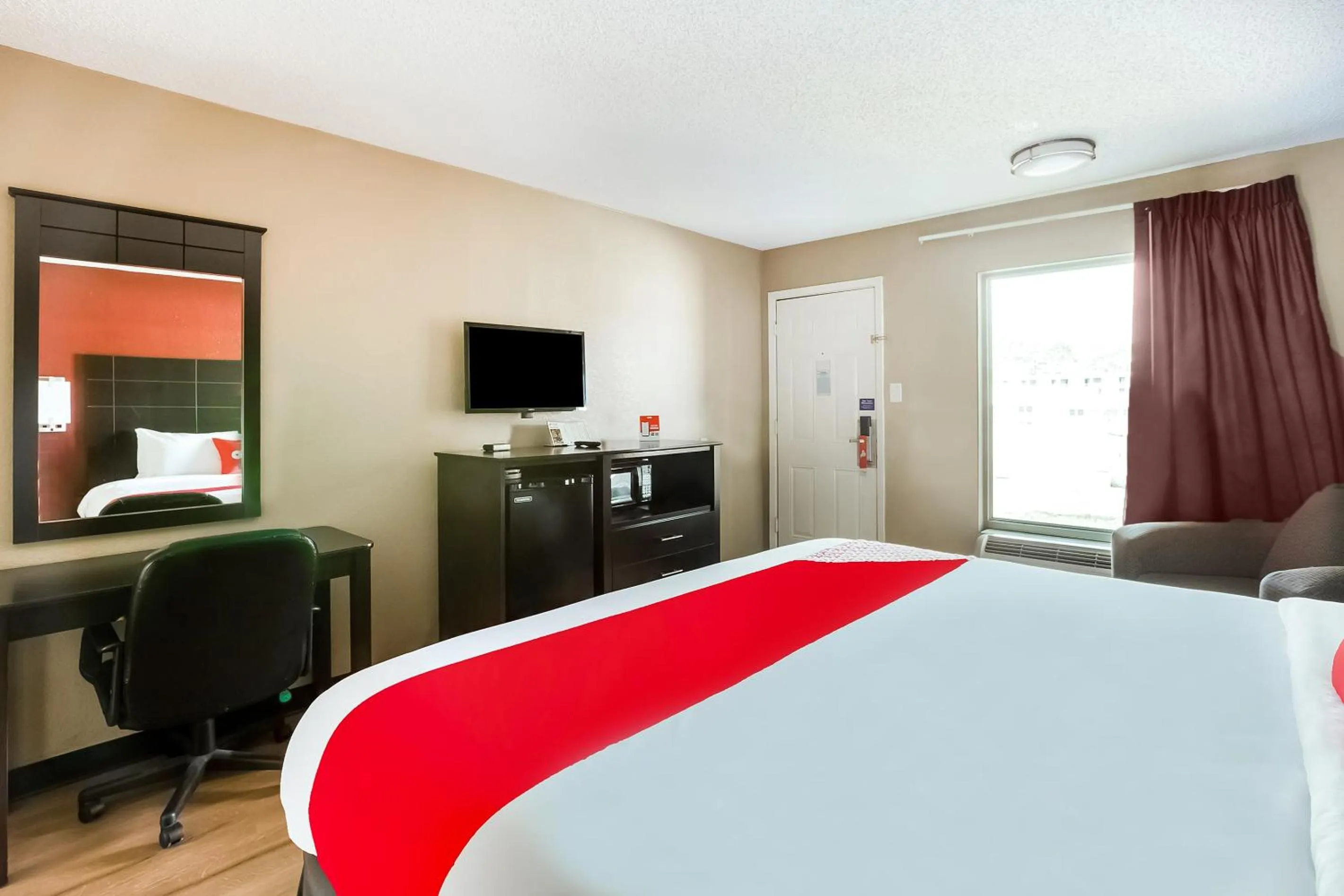 Bedroom in OYO Hotel Tyler Northwest Mineola Hwy