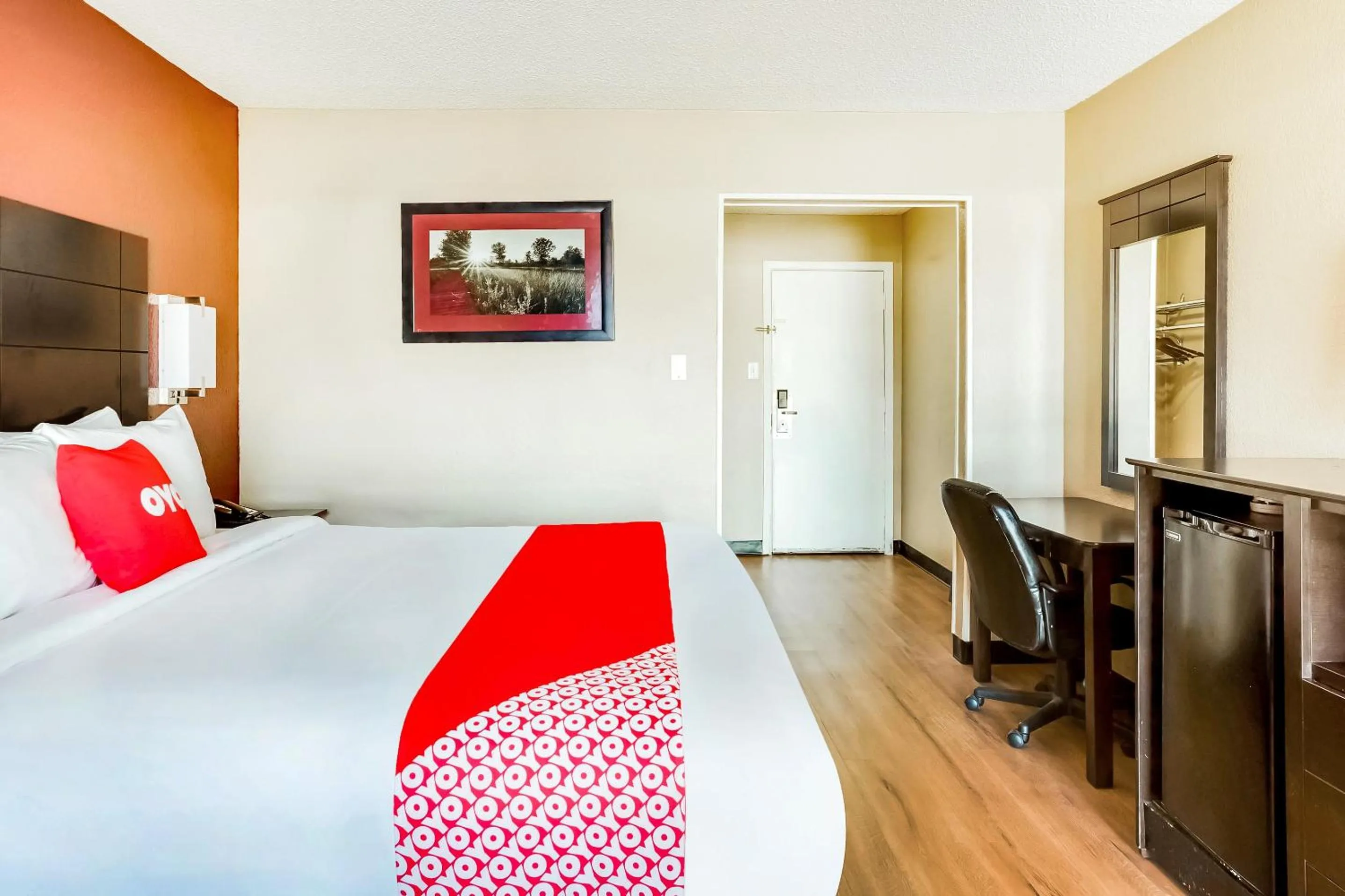 Bedroom in OYO Hotel Tyler Northwest Mineola Hwy