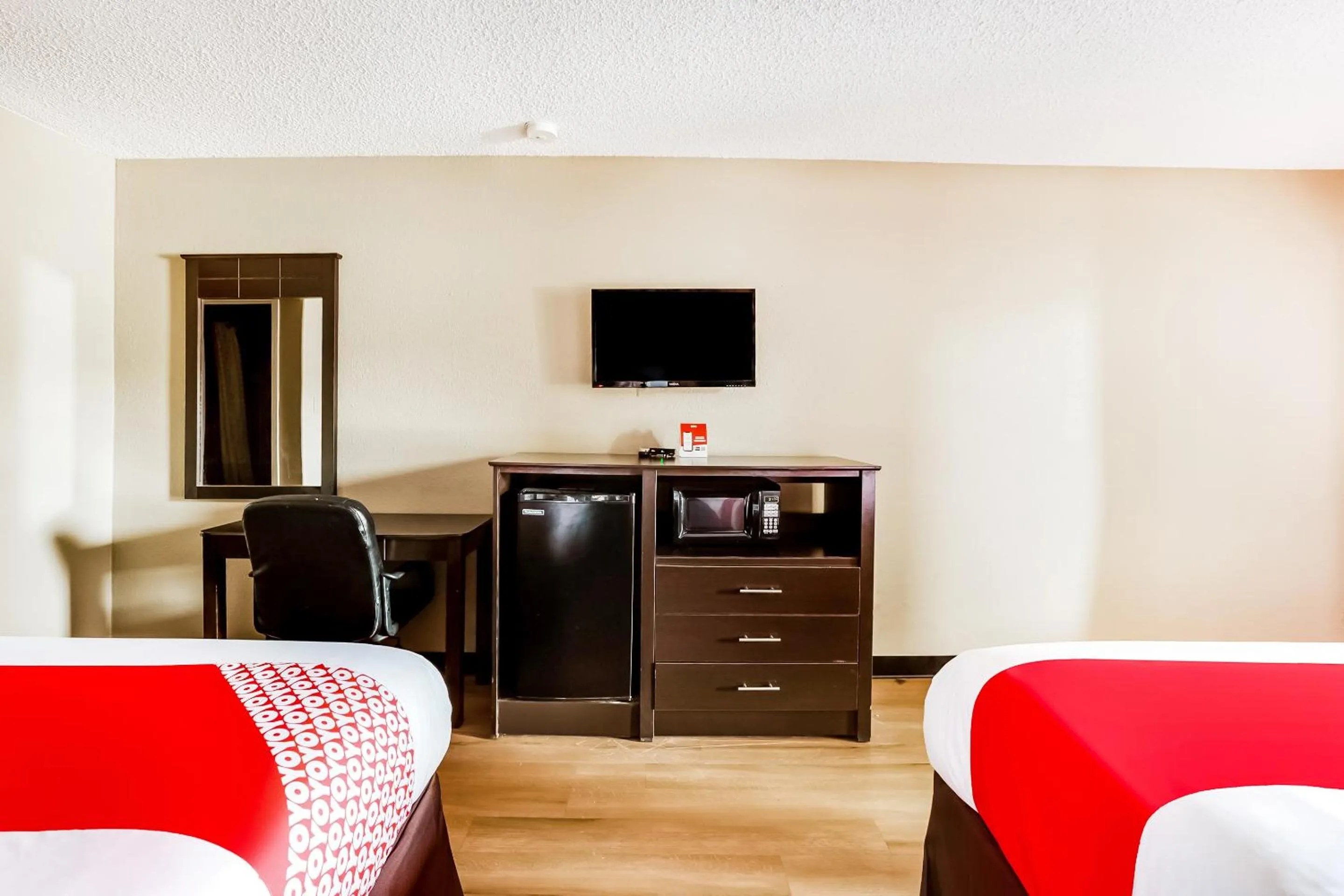 Bedroom in OYO Hotel Tyler Northwest Mineola Hwy