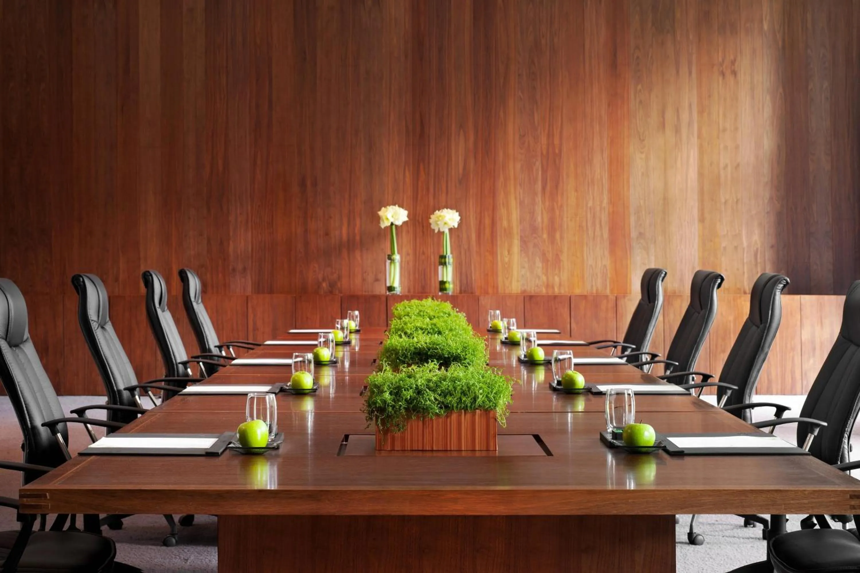 Meeting/conference room in The Westin Xi'an - Enjoy 2 Free bottles of beer