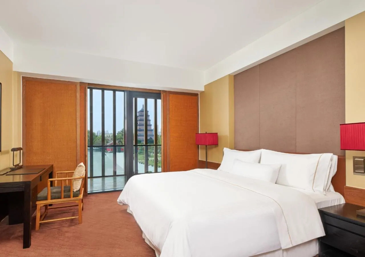 View (from property/room), Bed in The Westin Xi'an