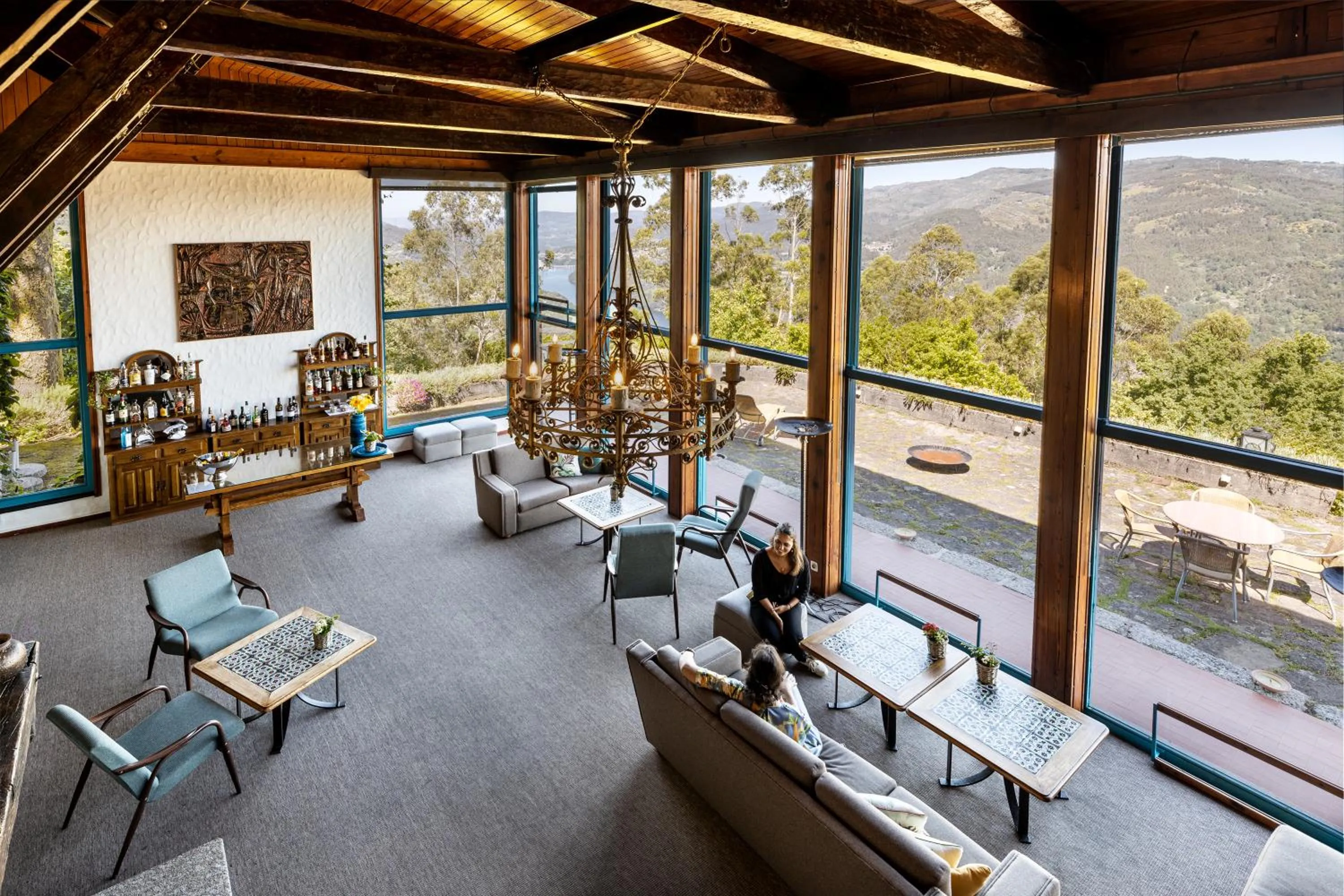 Communal lounge/ TV room in Pousada Geres-Caniçada