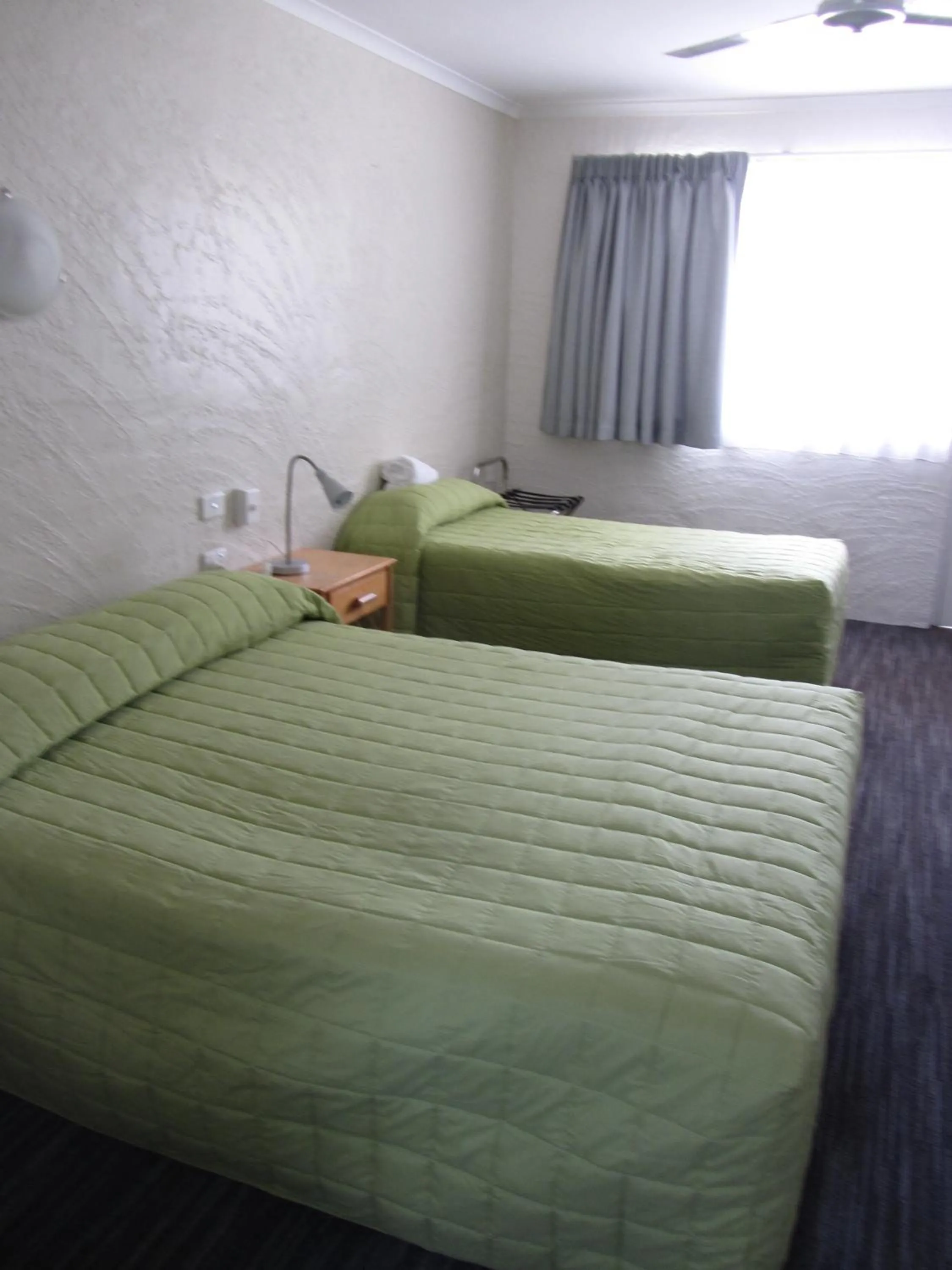 Bedroom, Bed in Urangan Motor Inn