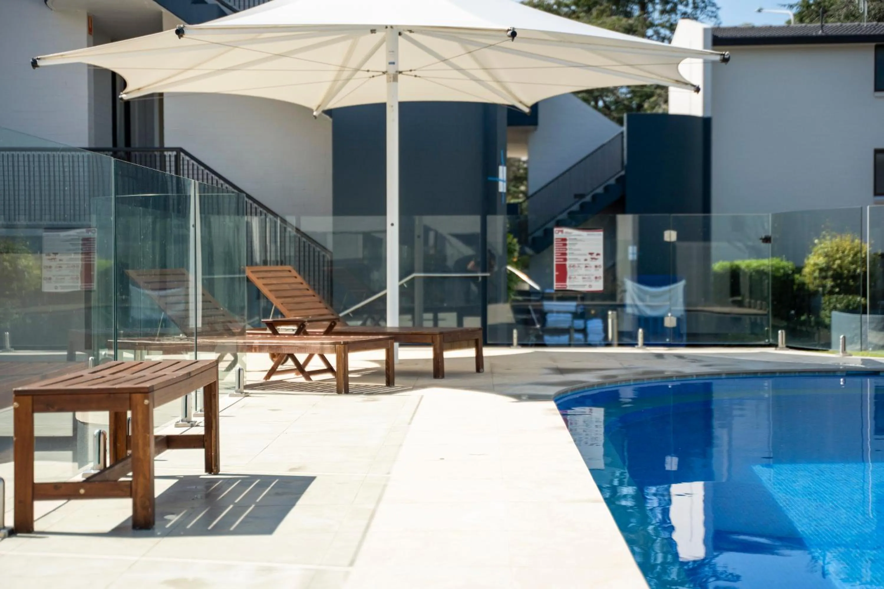 Swimming pool in Manuka Park Serviced Apartments