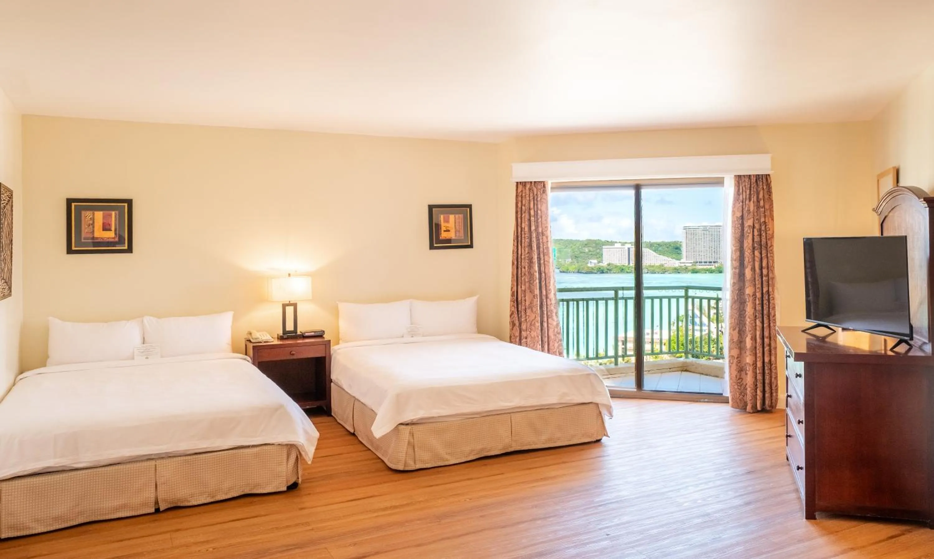 Bed in Holiday Resort & Spa Guam