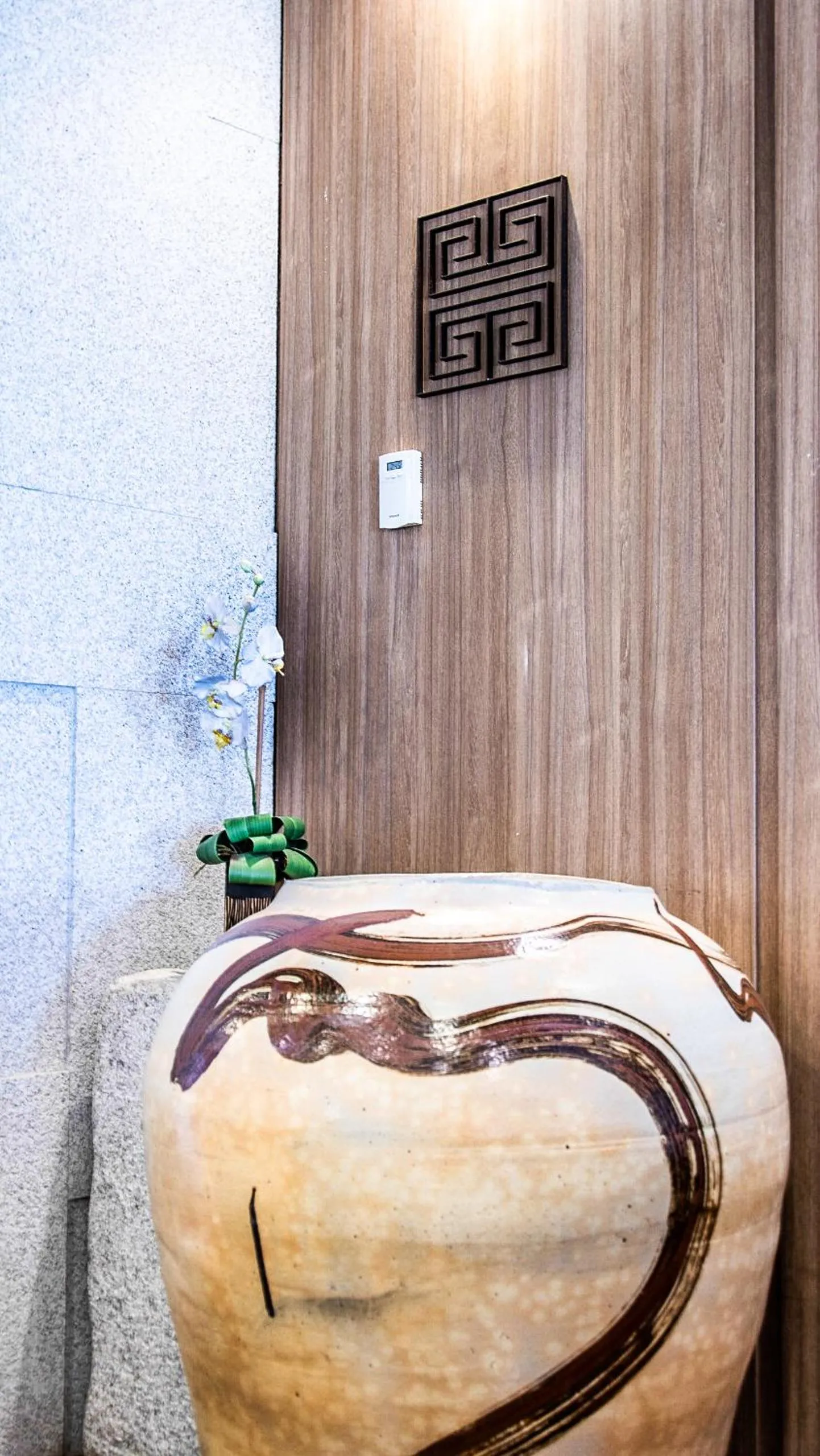 Restaurant/places to eat, Bed in Holiday Resort & Spa Guam