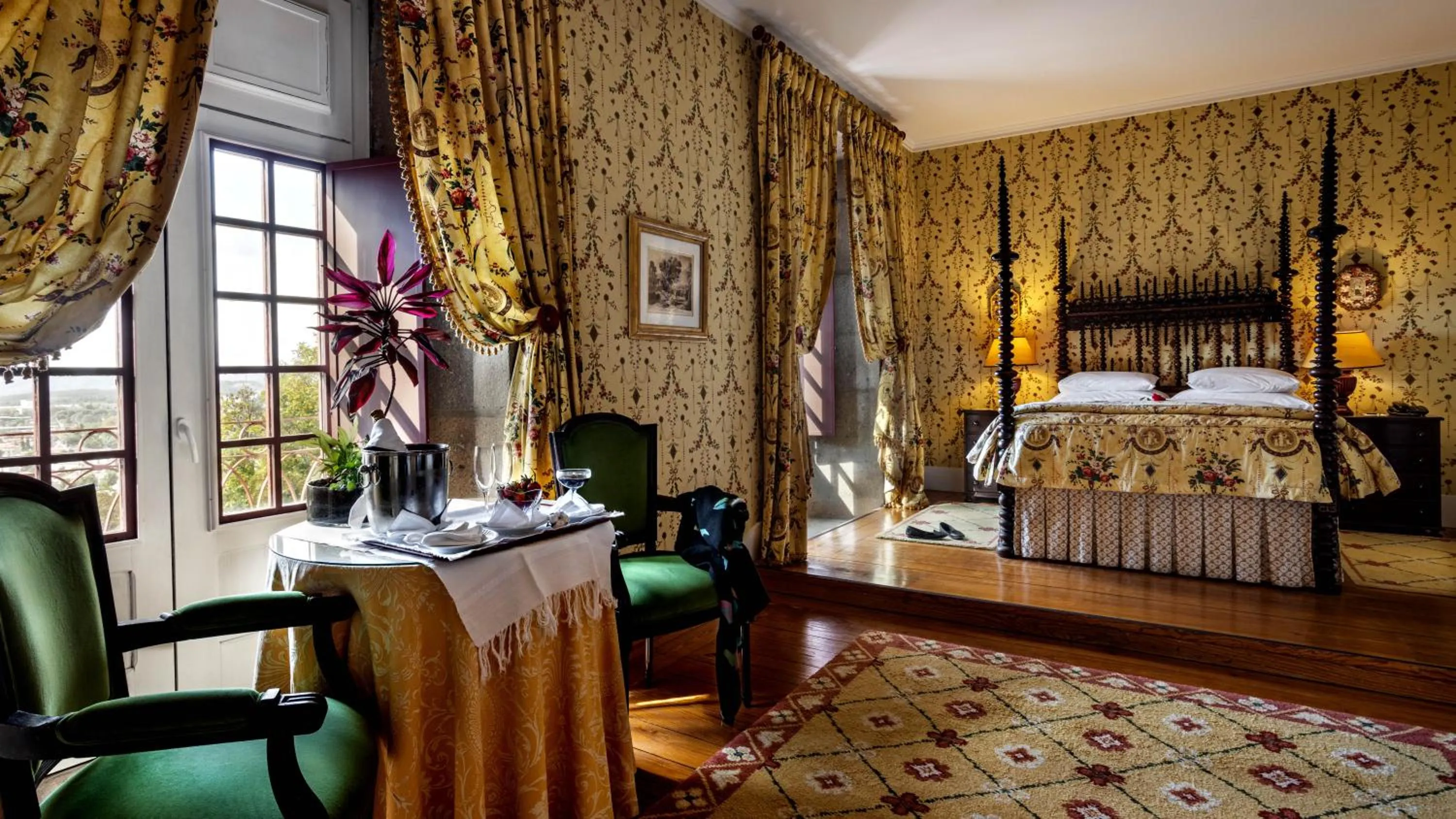 Photo of the whole room, Bed in Pousada Mosteiro de Guimaraes