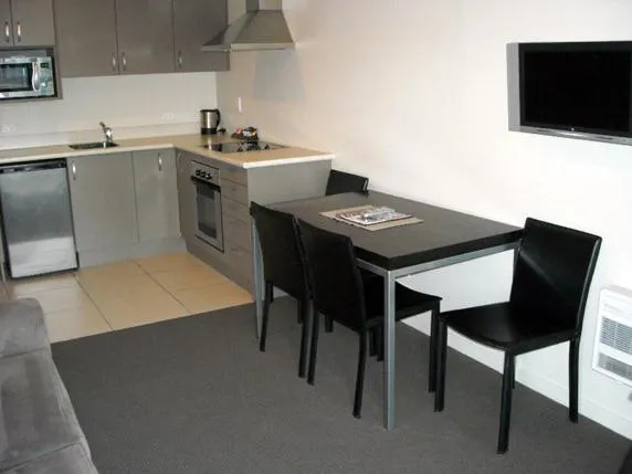 Dining area in St Johns court motel