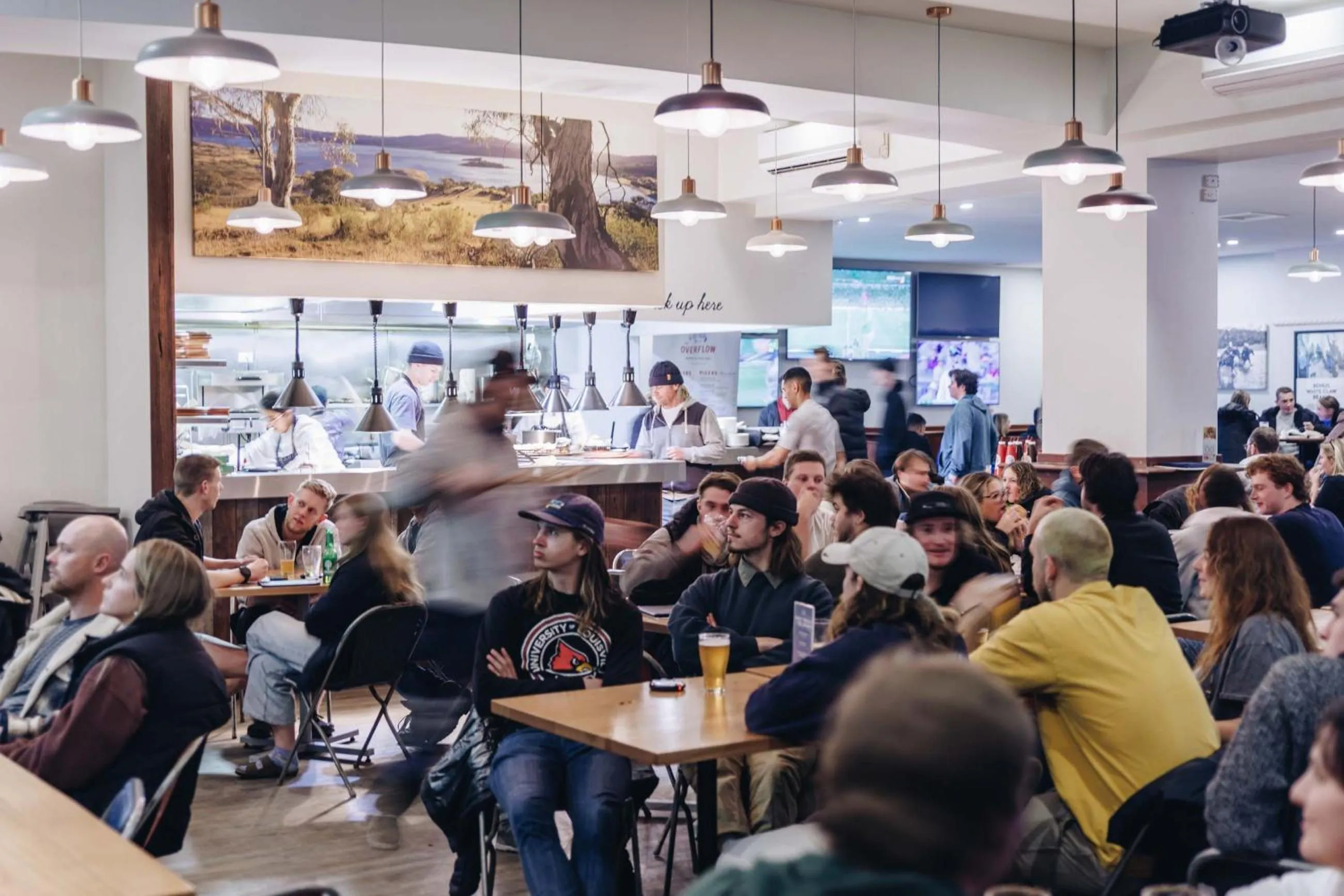 Restaurant/places to eat in Banjo Paterson Inn