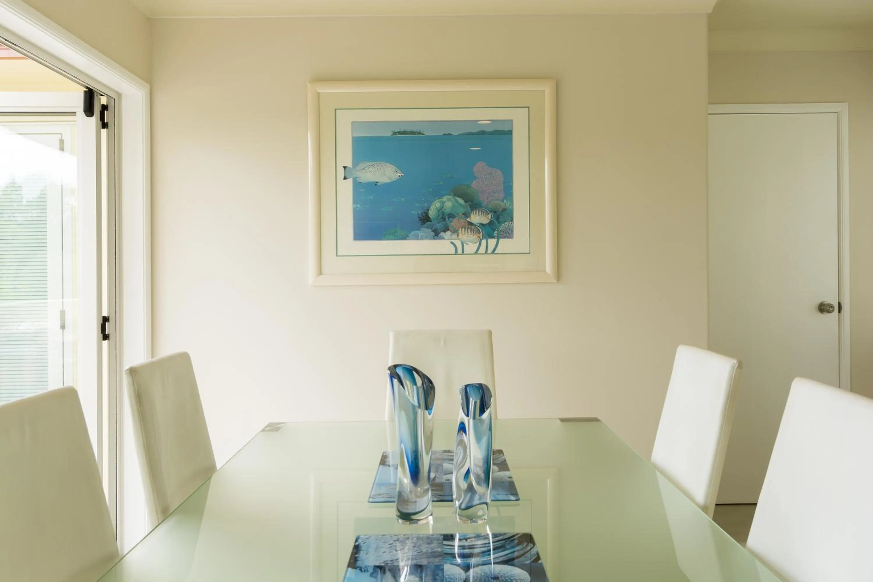 Dining area in Seascape Villa B&B