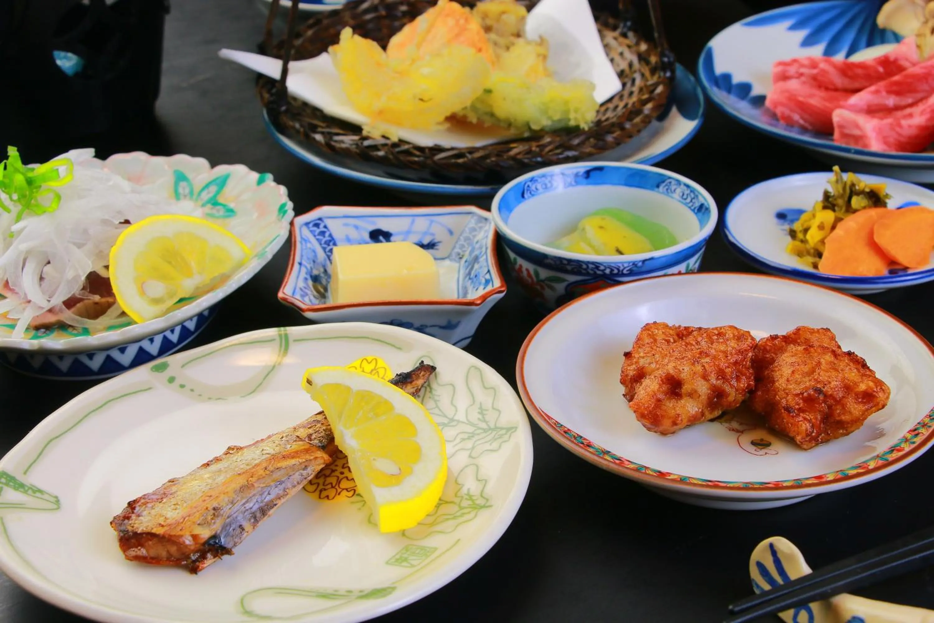 Dinner in Family Ryokan Kawakyu with Showa Retro, private hot spring