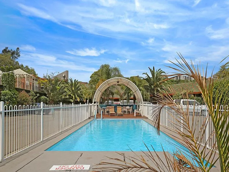 Swimming pool in Ultimate Apartments Bondi Beach