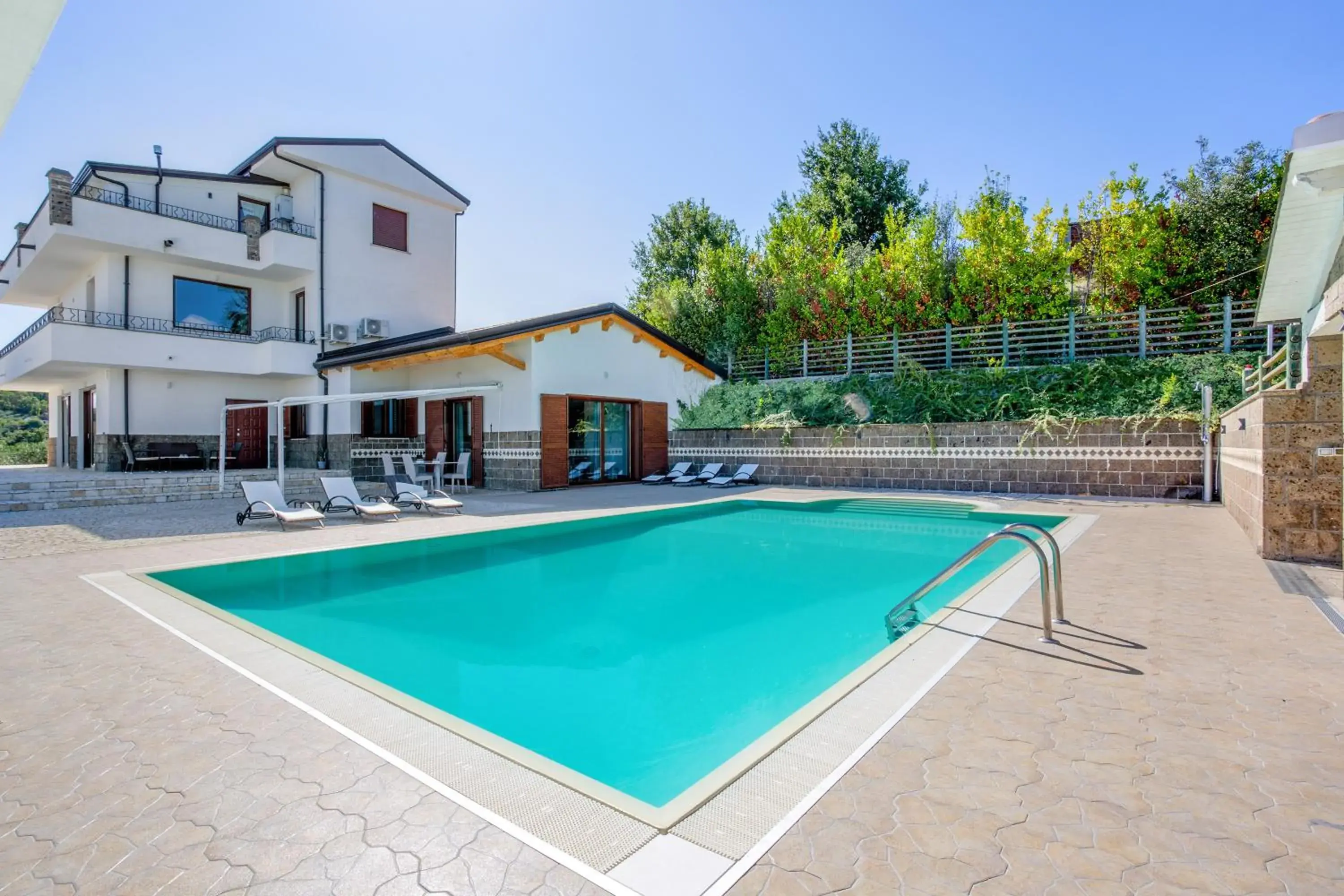 Villa Santoro ai TRE Ulivi con Piscina Privata Villa Santoro ai TRE Ulivi con Piscina Privata