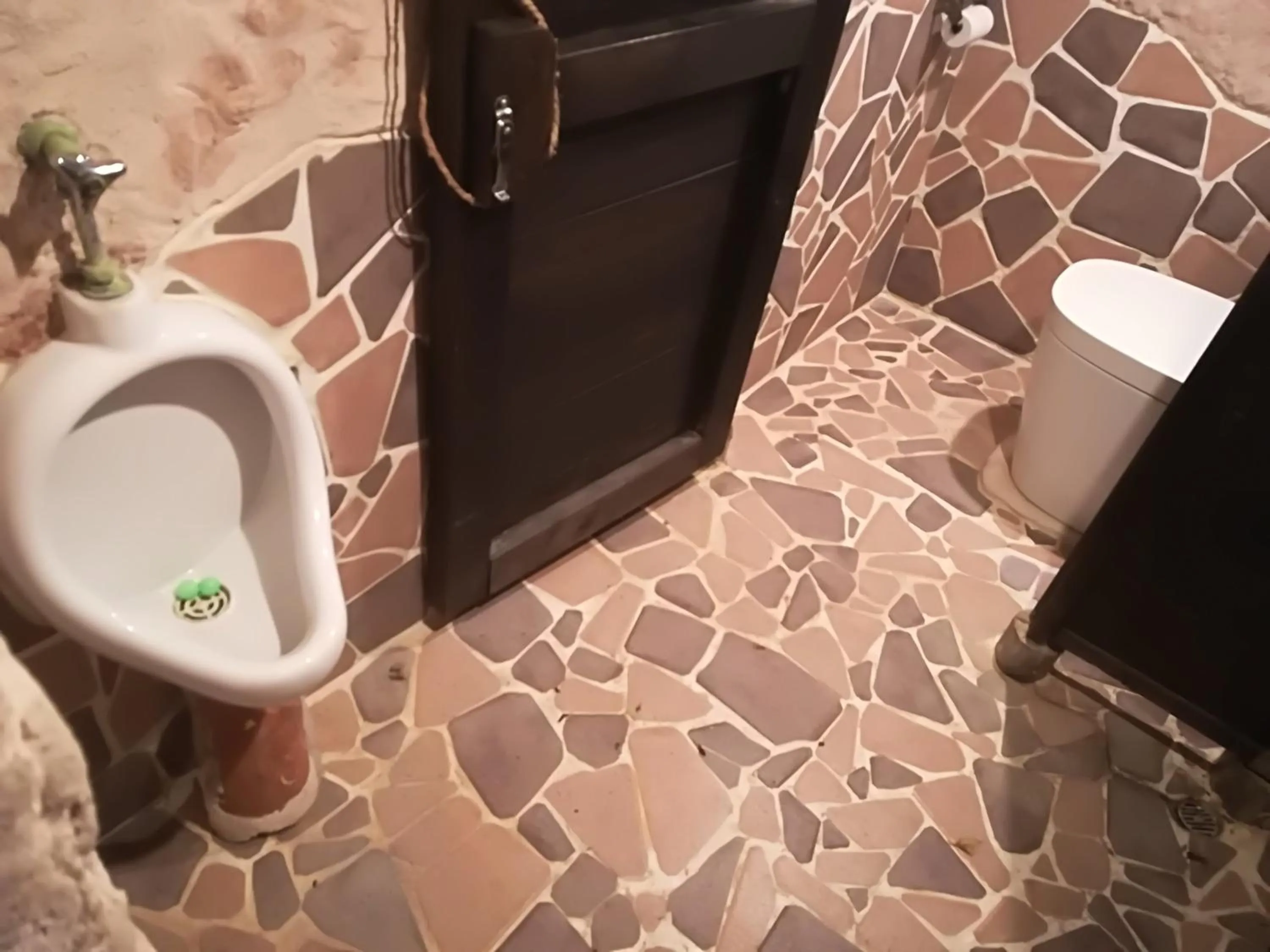 Toilet in Taketomijima Guesthouse and je Taime