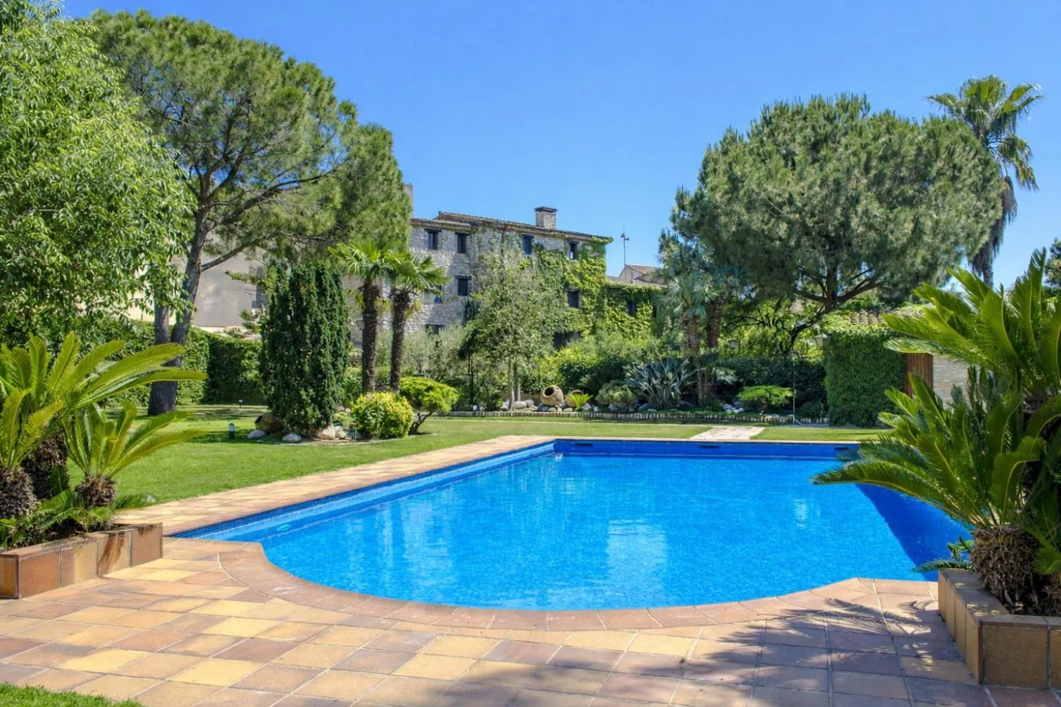 Catalunya Casas Unique sanctuary with extra large pool!