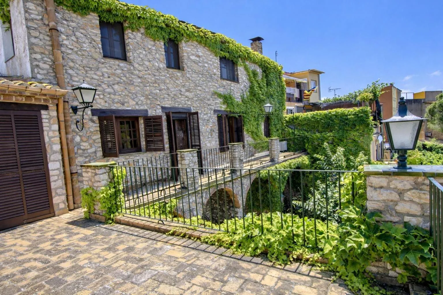 Catalunya Casas Unique sanctuary with extra large pool!