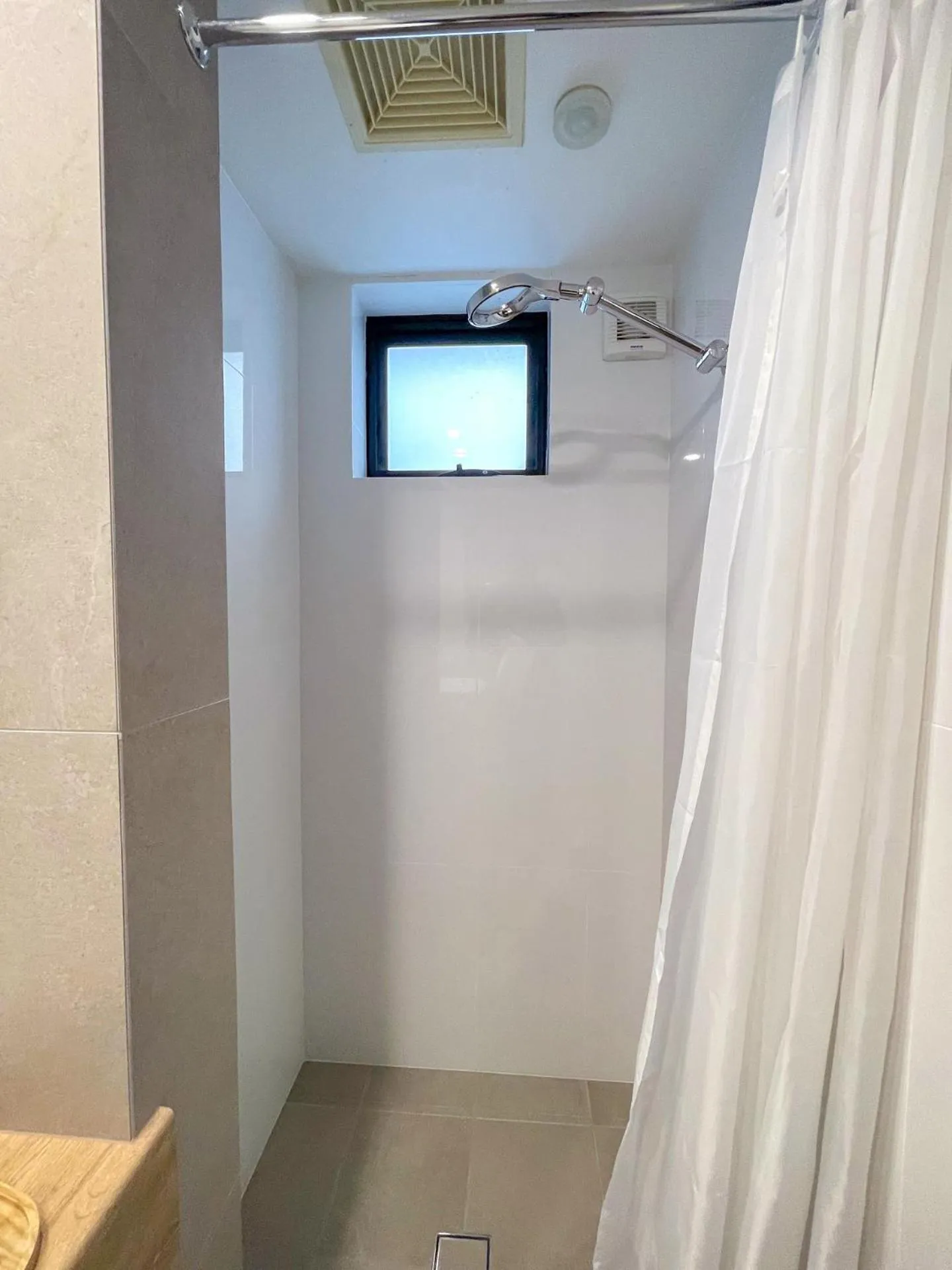 Shower in Boali Lodge Thredbo