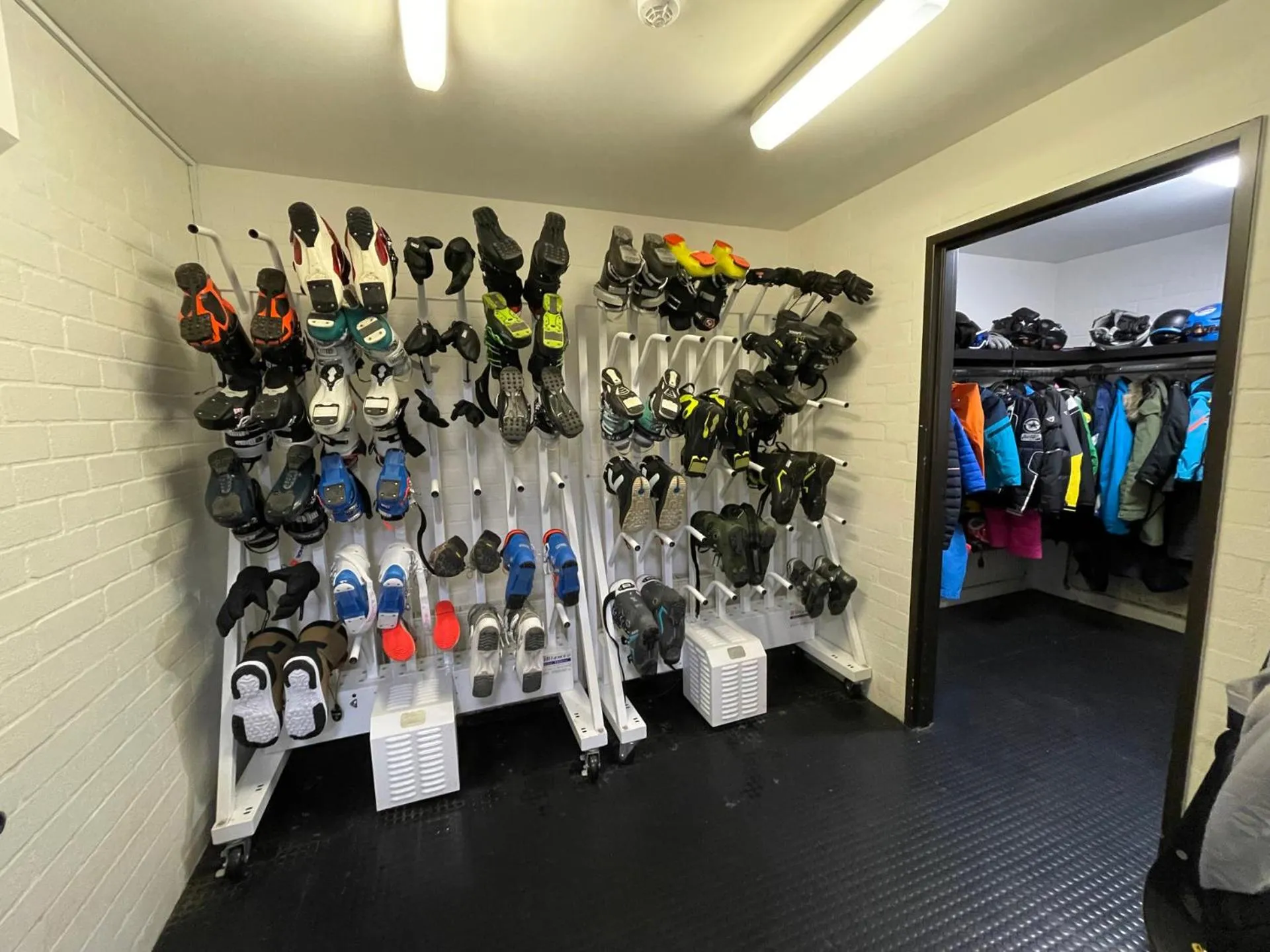 Skiing in Boali Lodge Thredbo