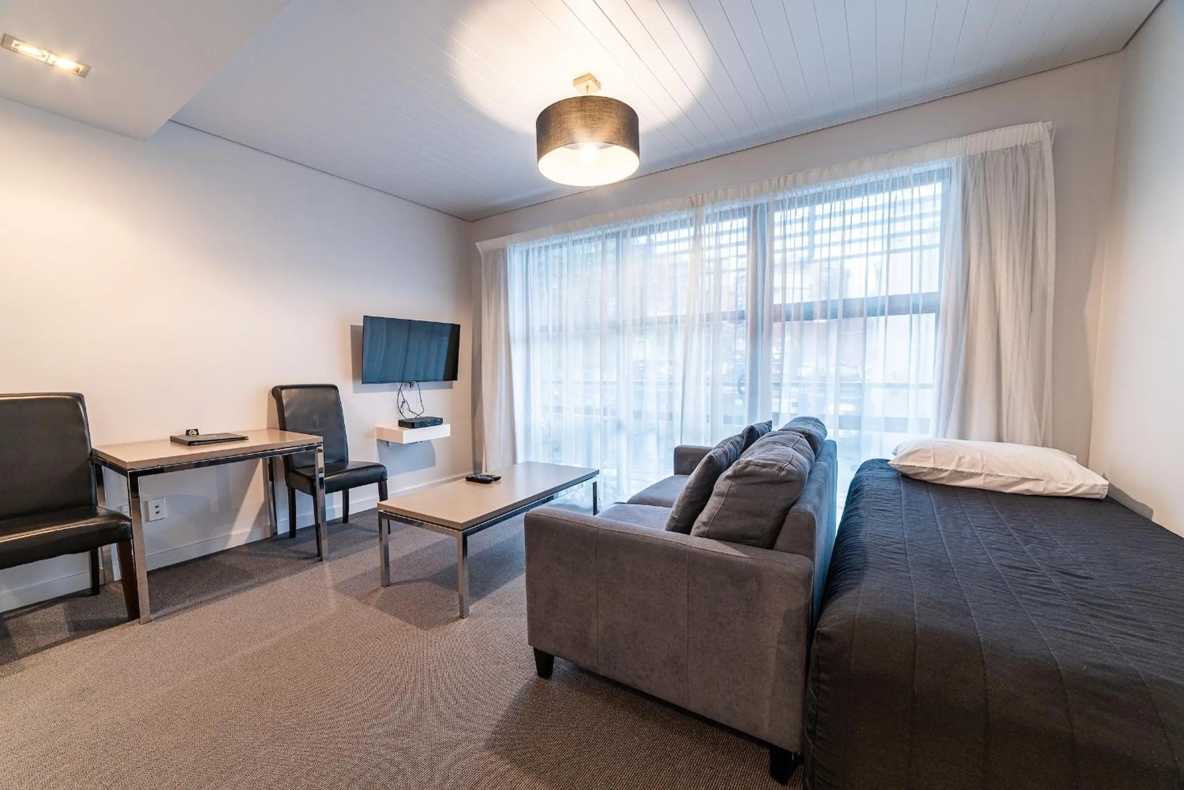 Bed in 315 Euro Motel and Serviced Apartments