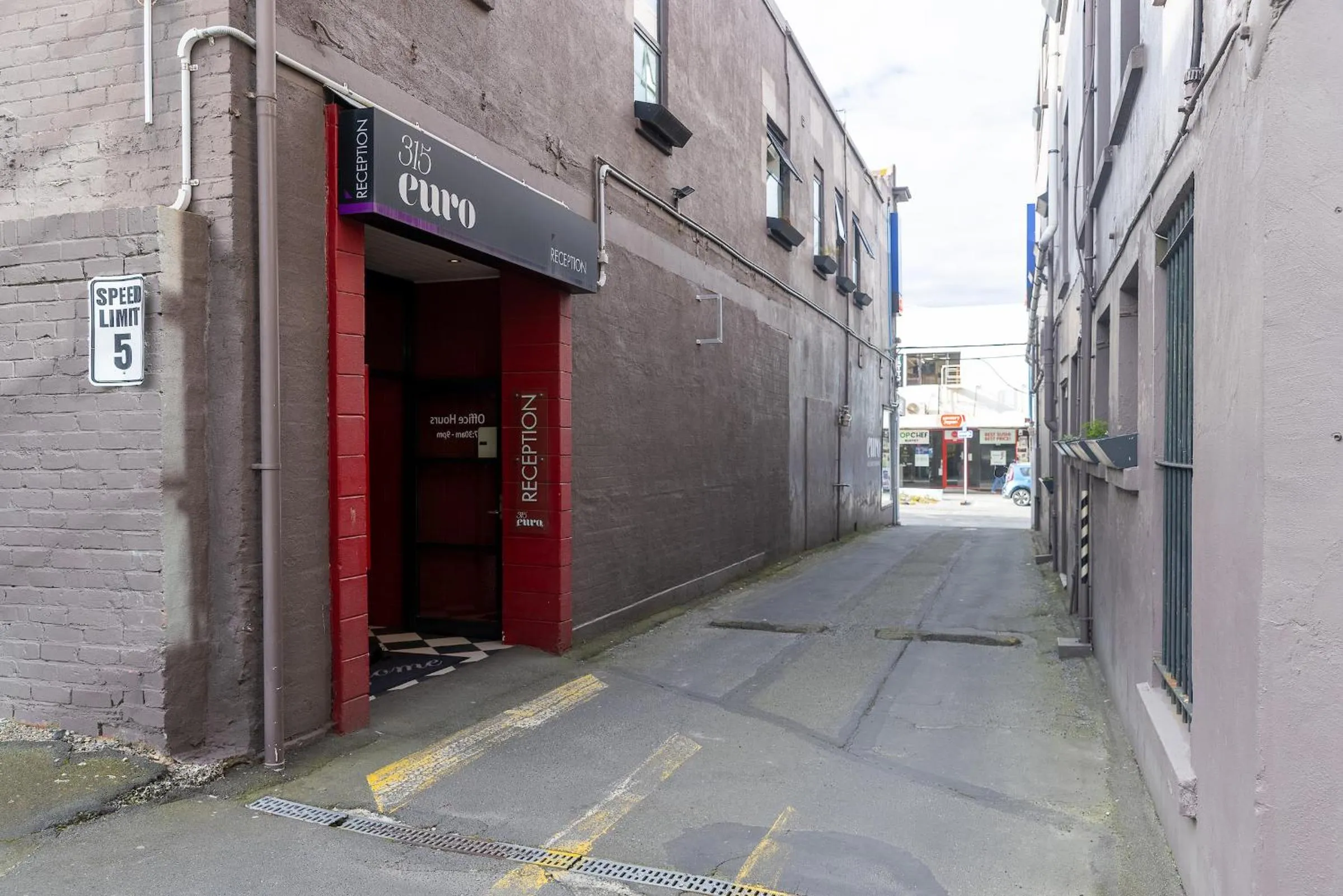 Lobby or reception in 315 Euro Motel and Serviced Apartments