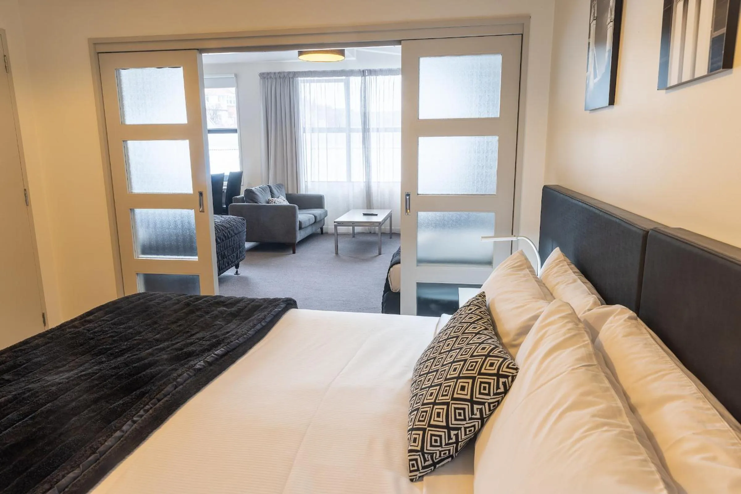 Bed in 315 Euro Motel and Serviced Apartments