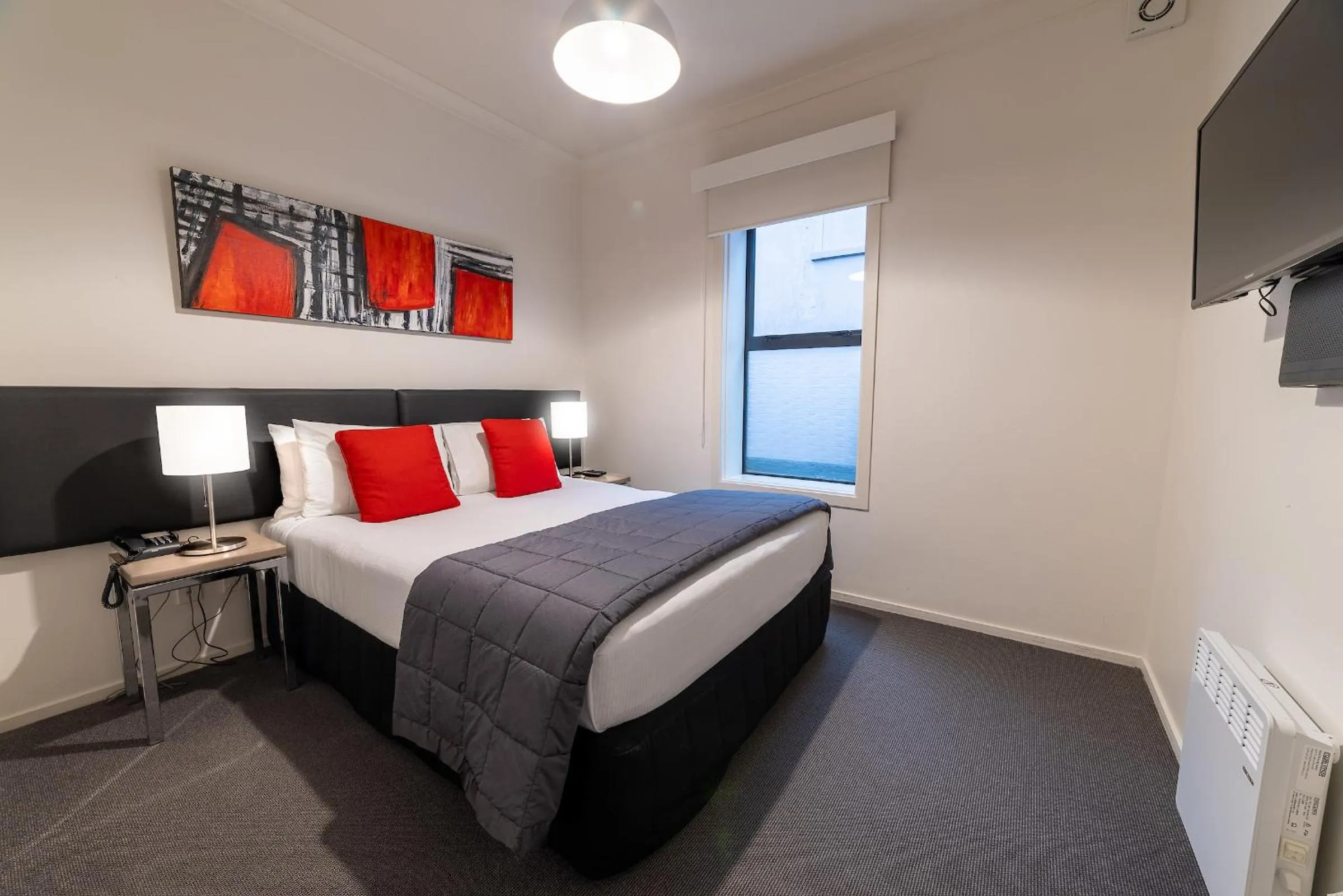 Bed in 315 Euro Motel and Serviced Apartments