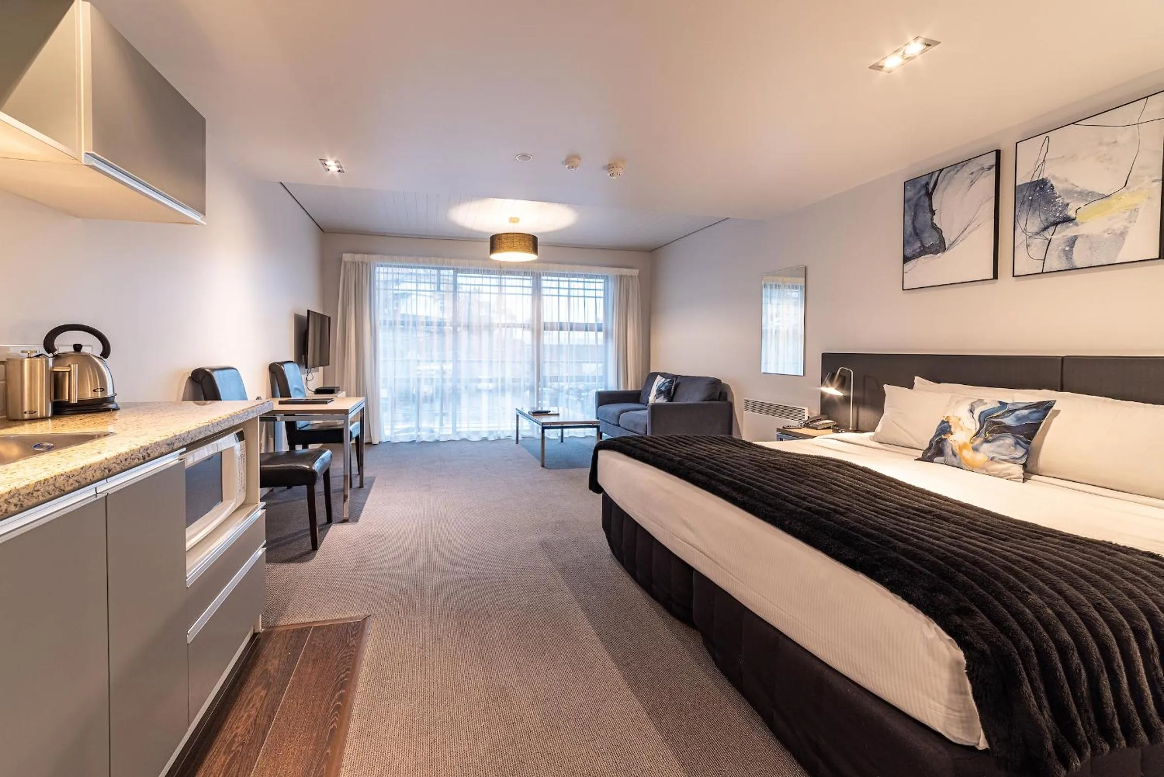 Bed in 315 Euro Motel and Serviced Apartments