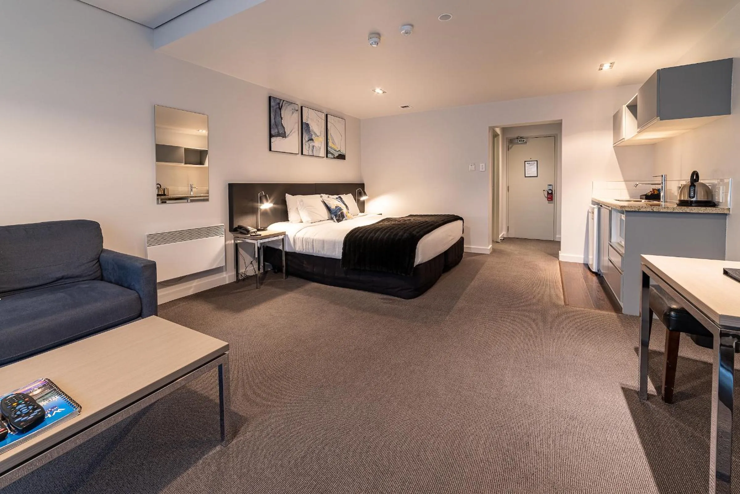 Bed in 315 Euro Motel and Serviced Apartments