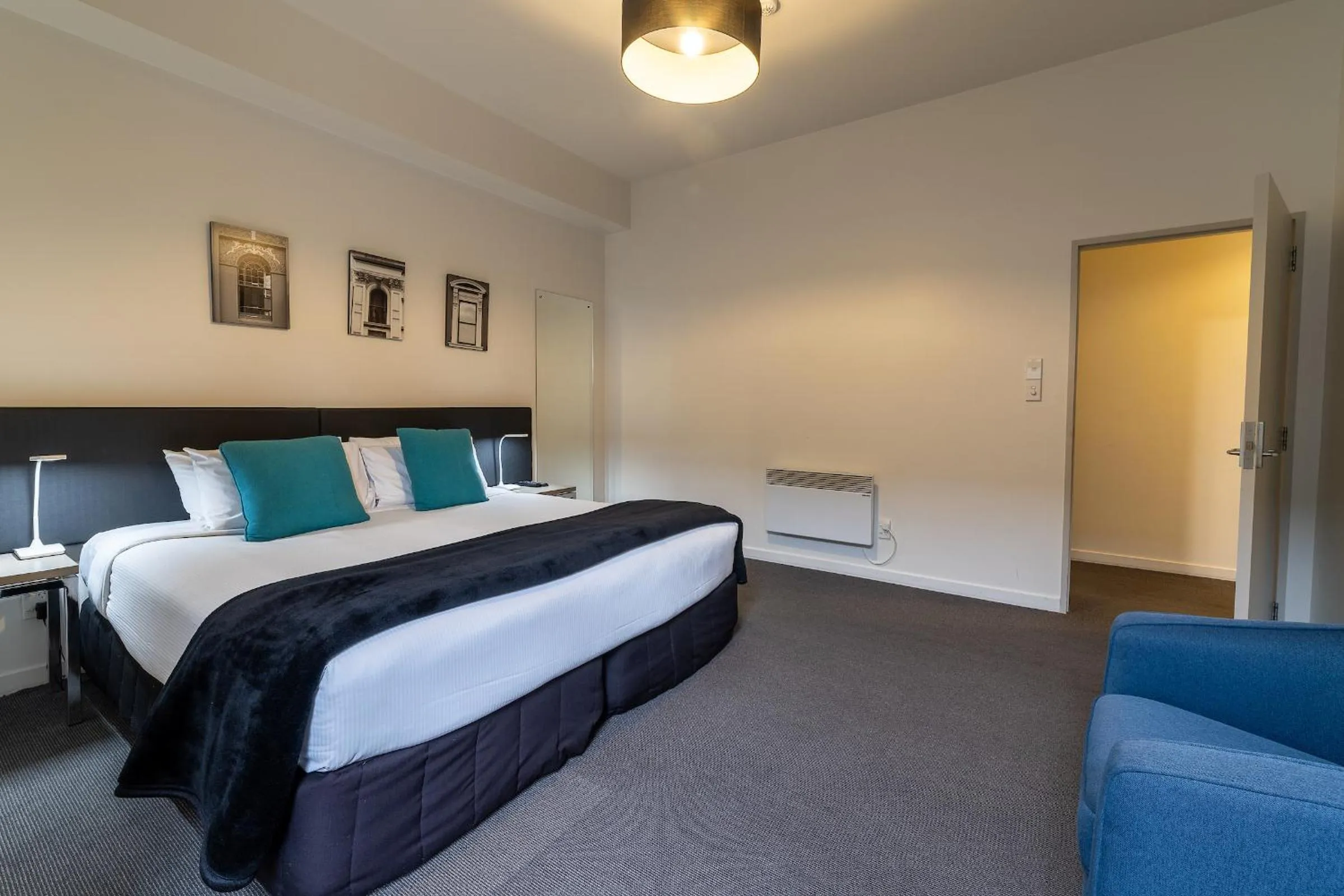 Bed in 315 Euro Motel and Serviced Apartments