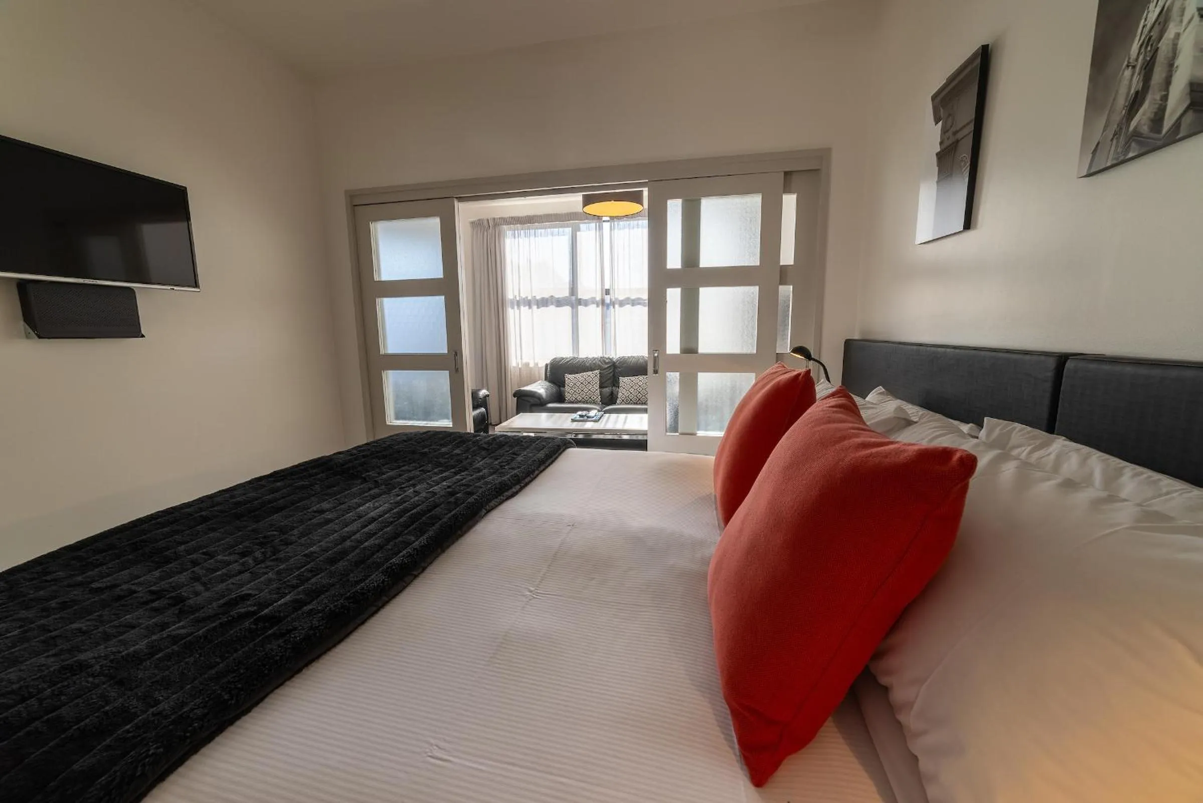 Bed in 315 Euro Motel and Serviced Apartments